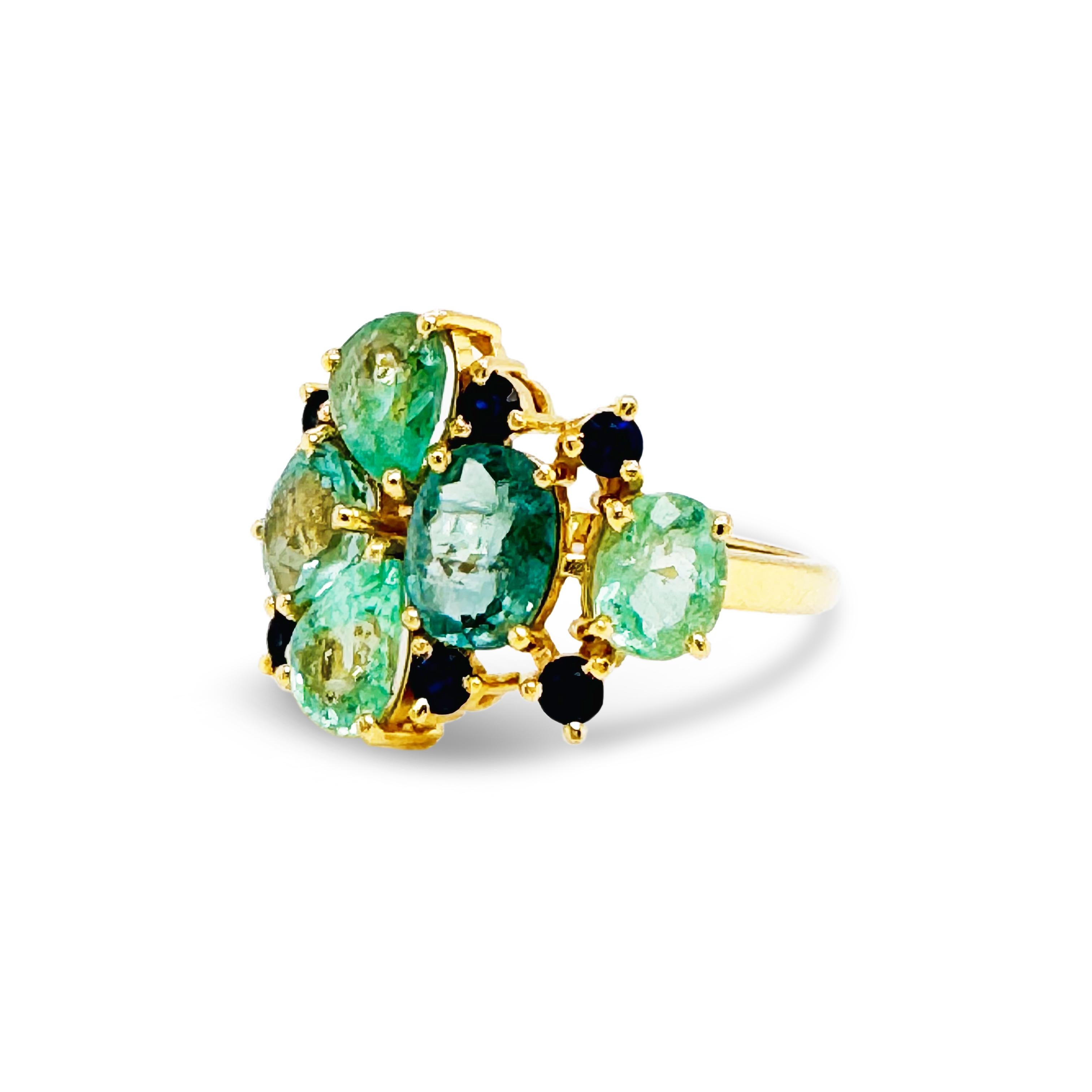 La bague Tresor Beautiful Ring contient 3.8 carats de pierres précieuses. Les bagues sont une ode à la beauté luxueuse et classique, avec des pierres précieuses étincelantes et des teintes féminines. Leur design contemporain et moderne les rend