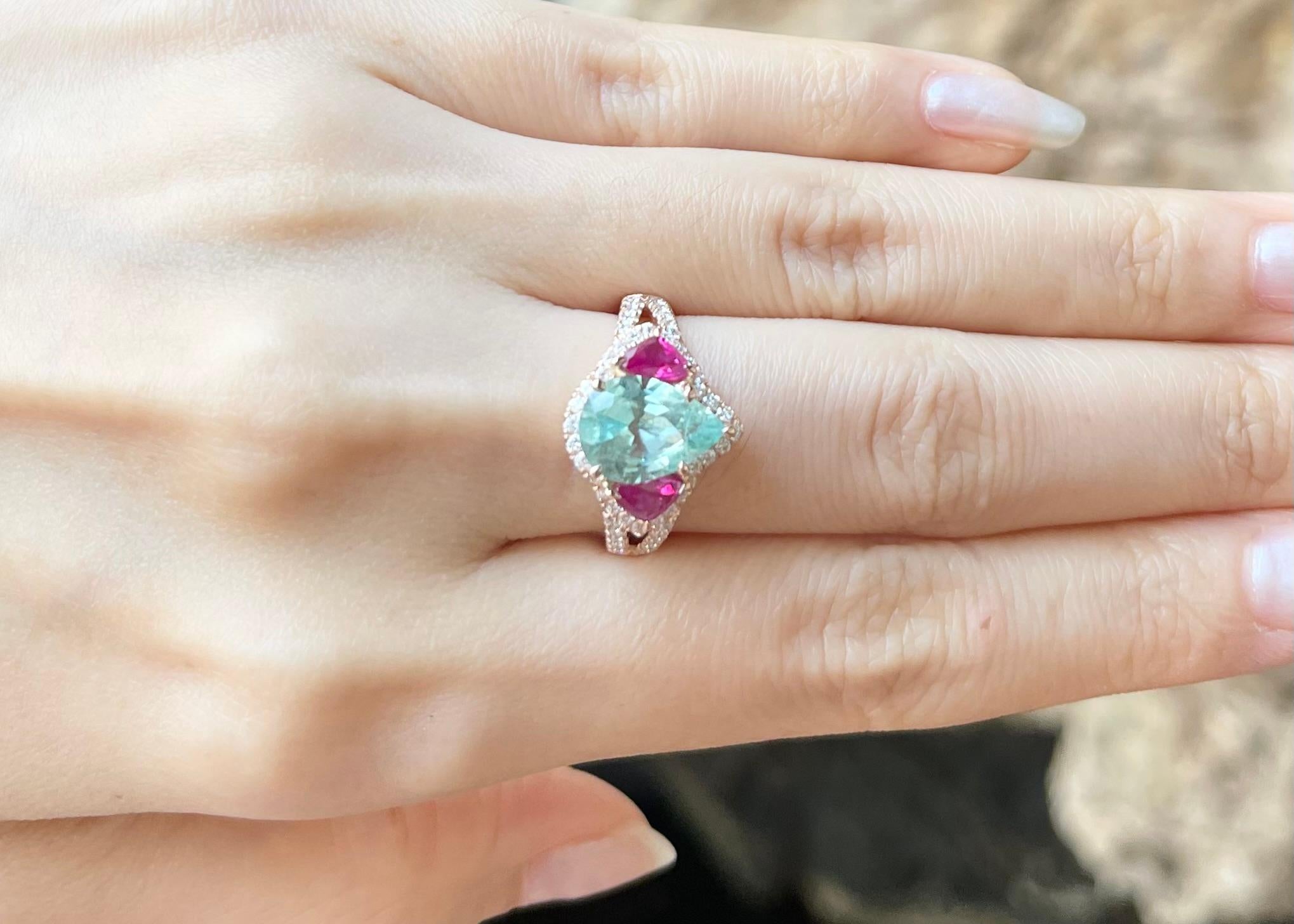 Contemporaneo Tormalina Paraiba, rubino e diamanti in oro rosa 18K in vendita