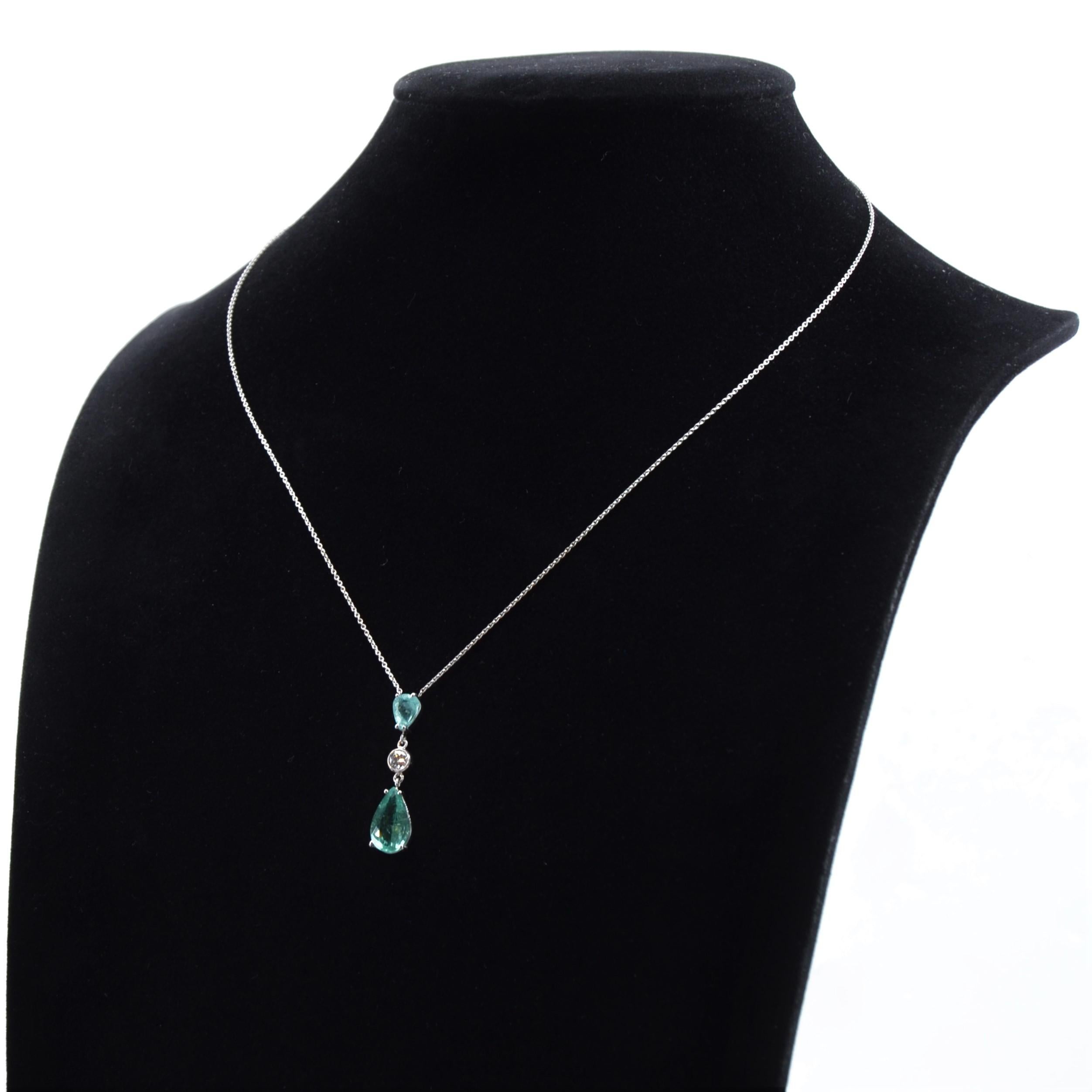 Paraiba Tourmalines Diamond 18 Karat White Gold Pendant Necklace For Sale 2