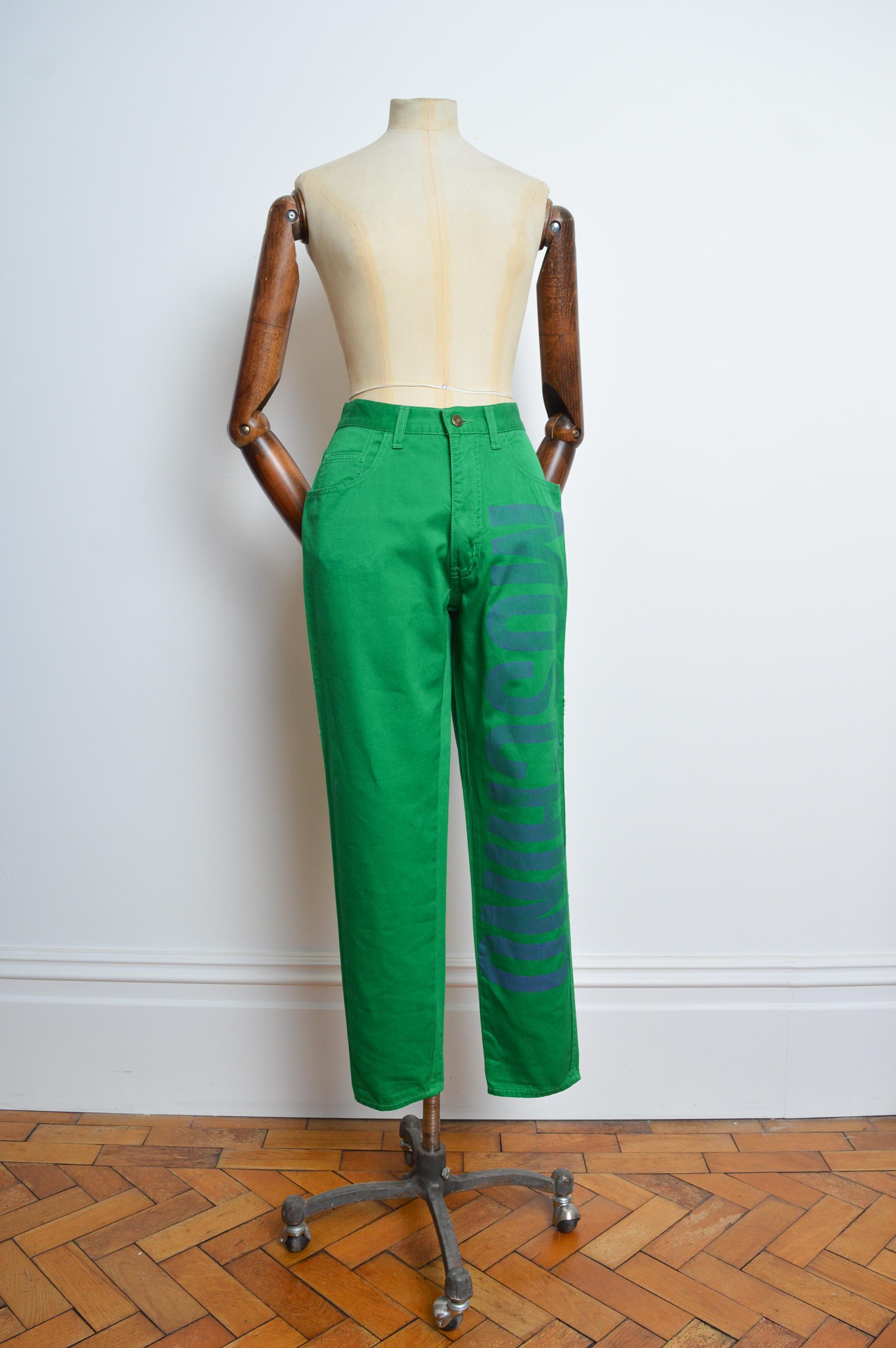 Parakeet 1990's Green Spell out Moschino Jeans a vita alta - Pantaloni in vendita 1