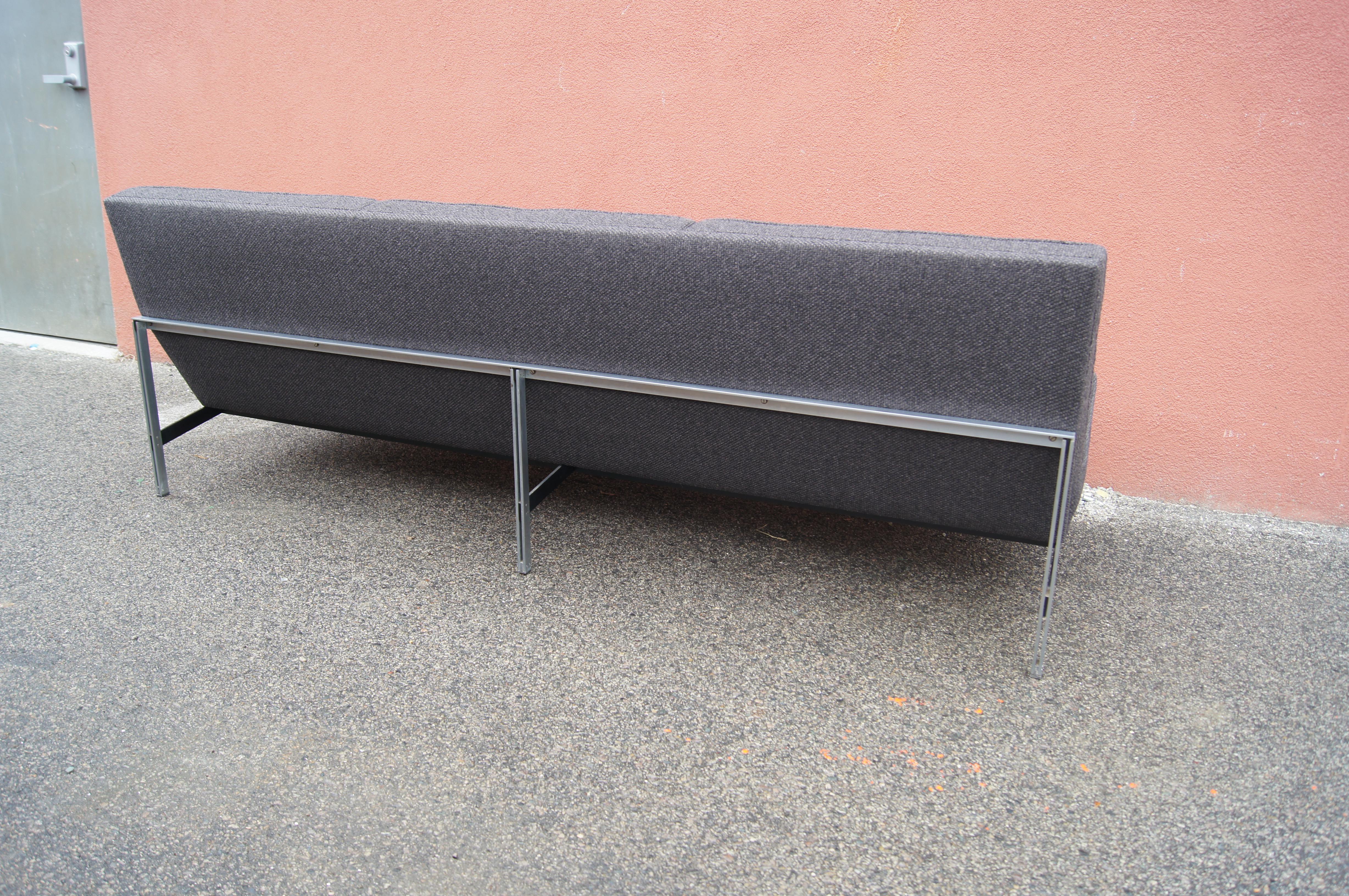 Mid-Century Modern Parallel Bar Sofa, Model 53, by Florence Knoll