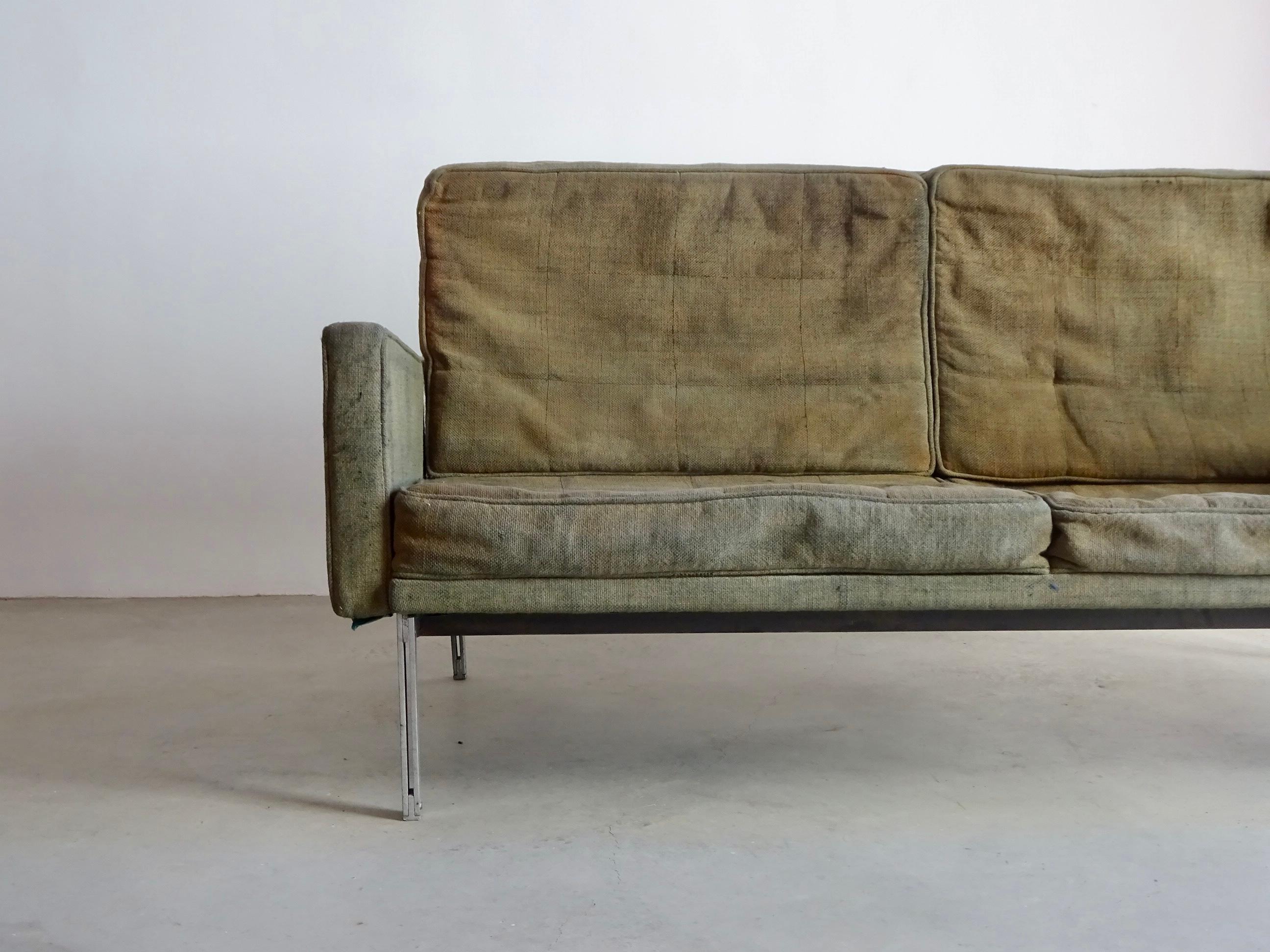 Parallel Bar Sofa, Model 57, by Florence Knol, USA, 1960s. In Fair Condition For Sale In Barcelona, ES