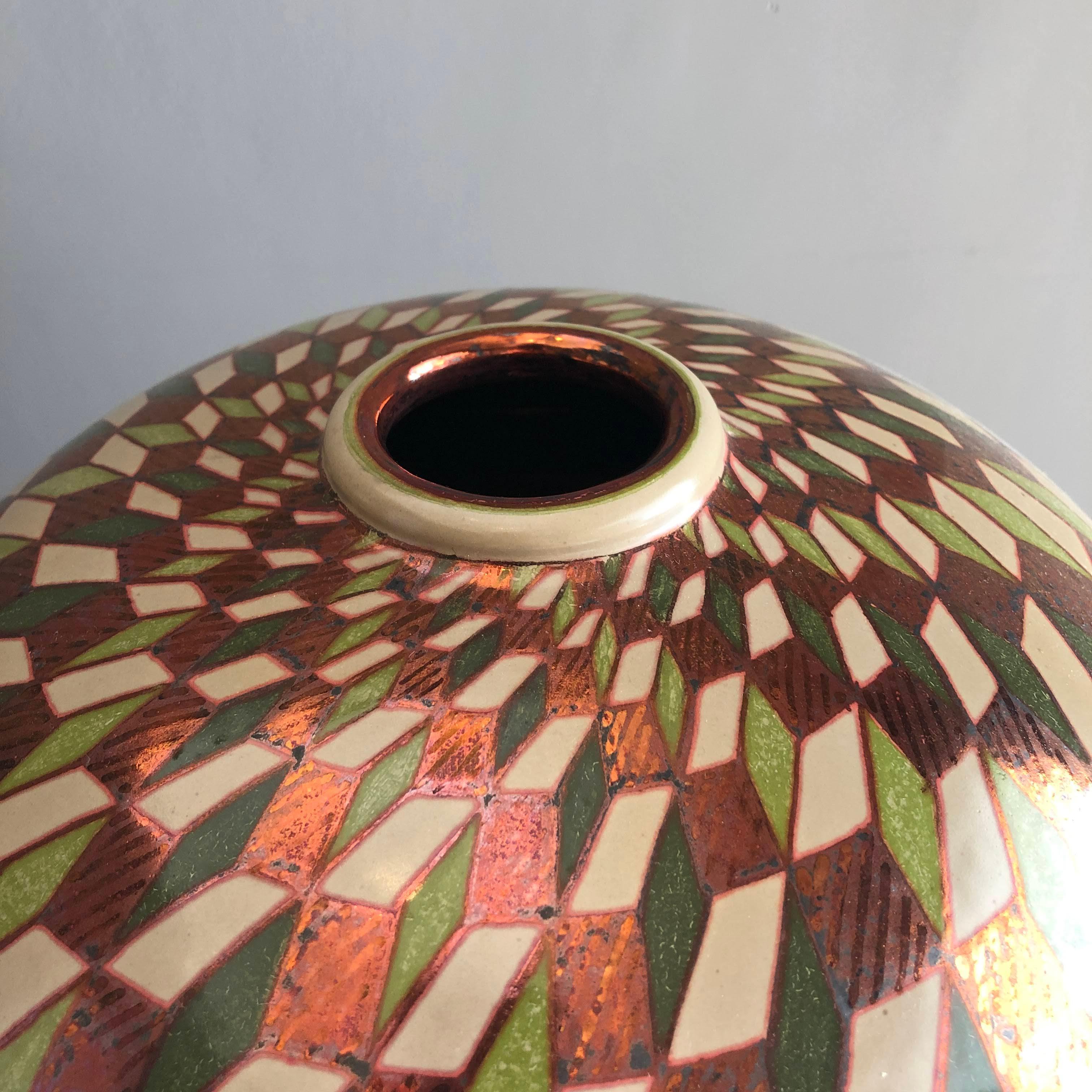 Ceramic vase by Bottega Vignoli Hand Painted Glazed Earthenware Italian Majolica In New Condition In London, GB
