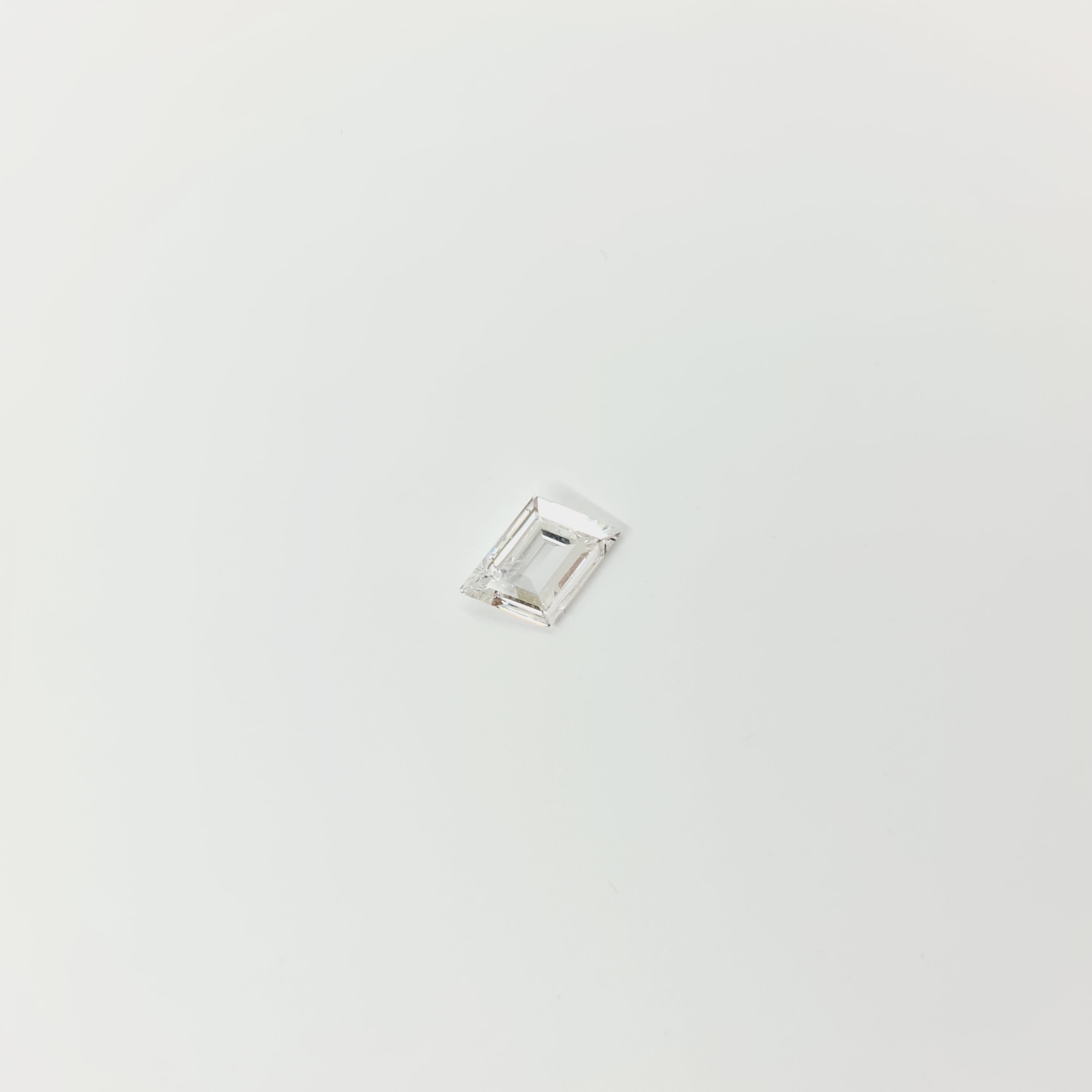 Parallelogram Cut Diamond 0.60 G/IF Solitaire Ring 750 Gold in 4 Prong Setting In New Condition For Sale In Darmstadt, DE