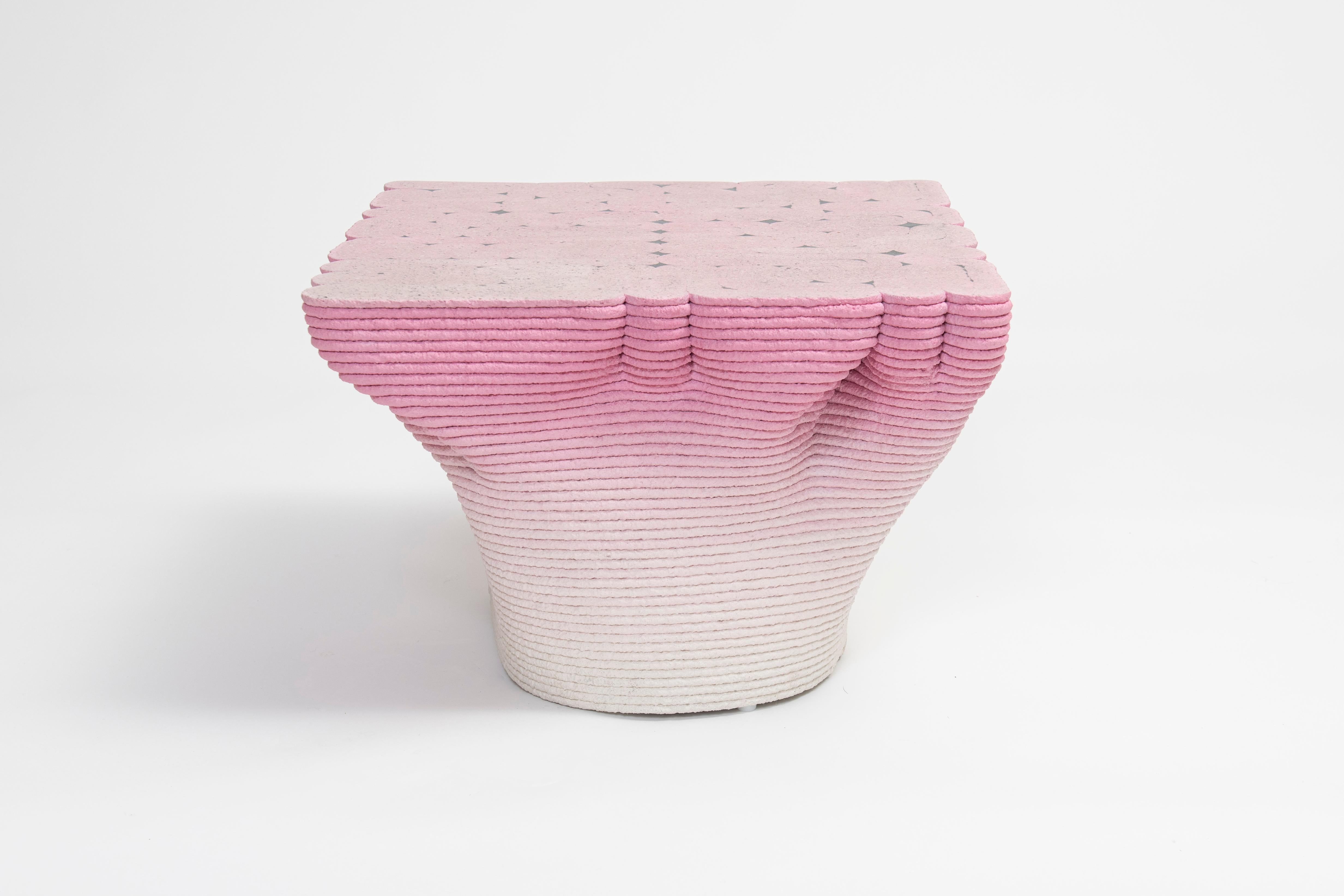 Paramorph Tisch in Rosa (Industriell) im Angebot