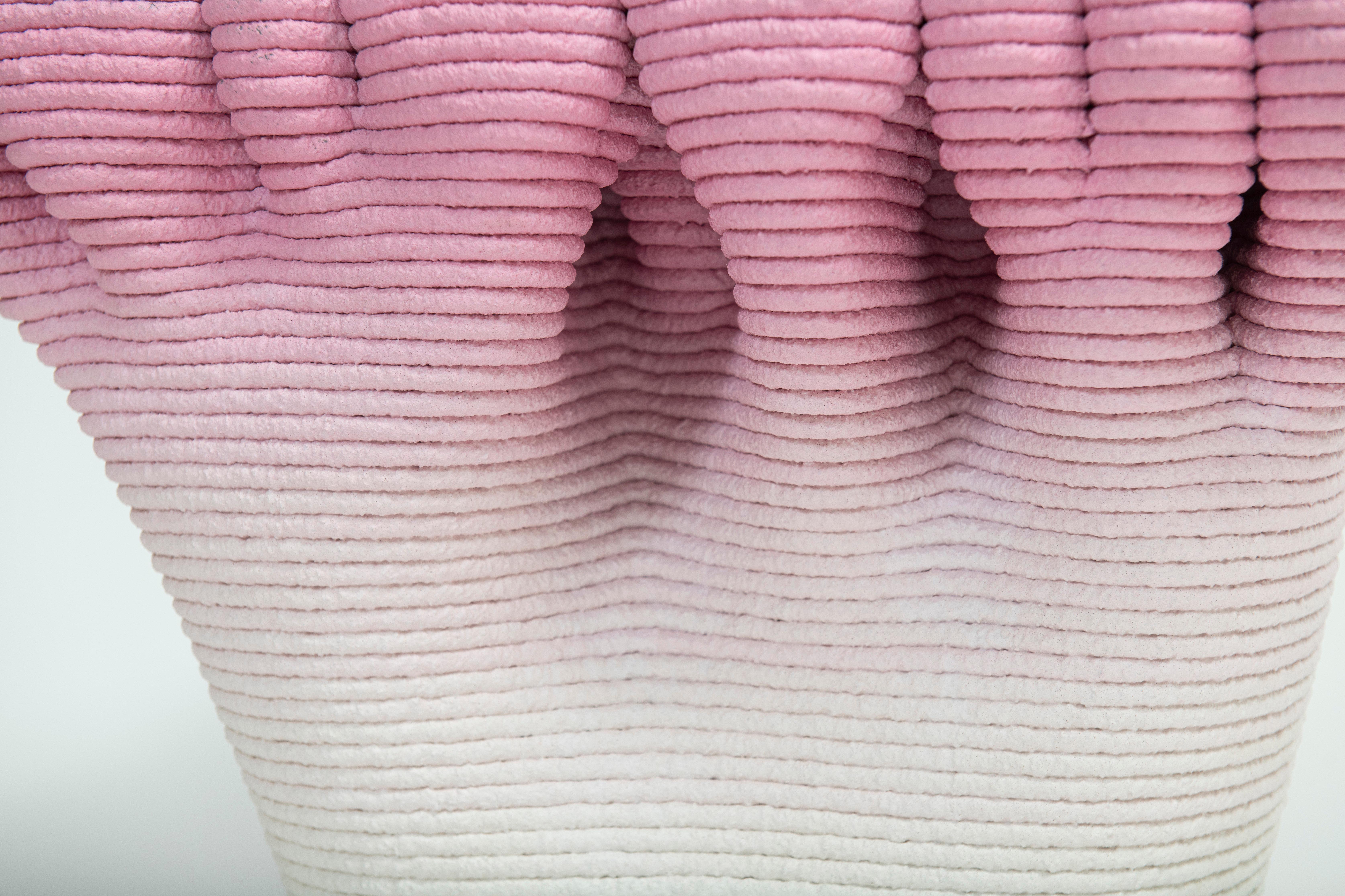 Paramorph Tisch in Rosa (Beton) im Angebot