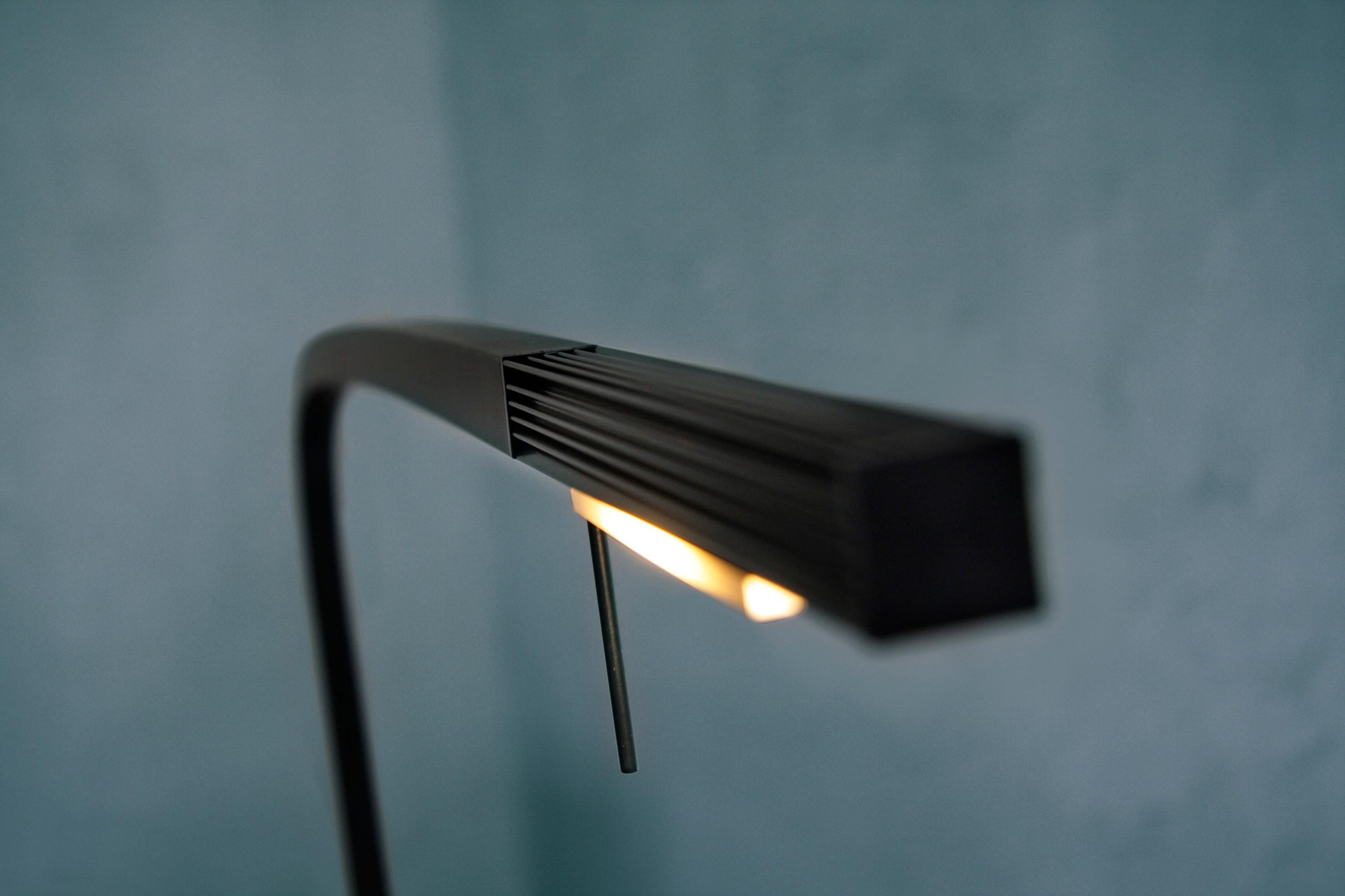 Aluminum Paraph, a sign of style for your best reading lamp For Sale