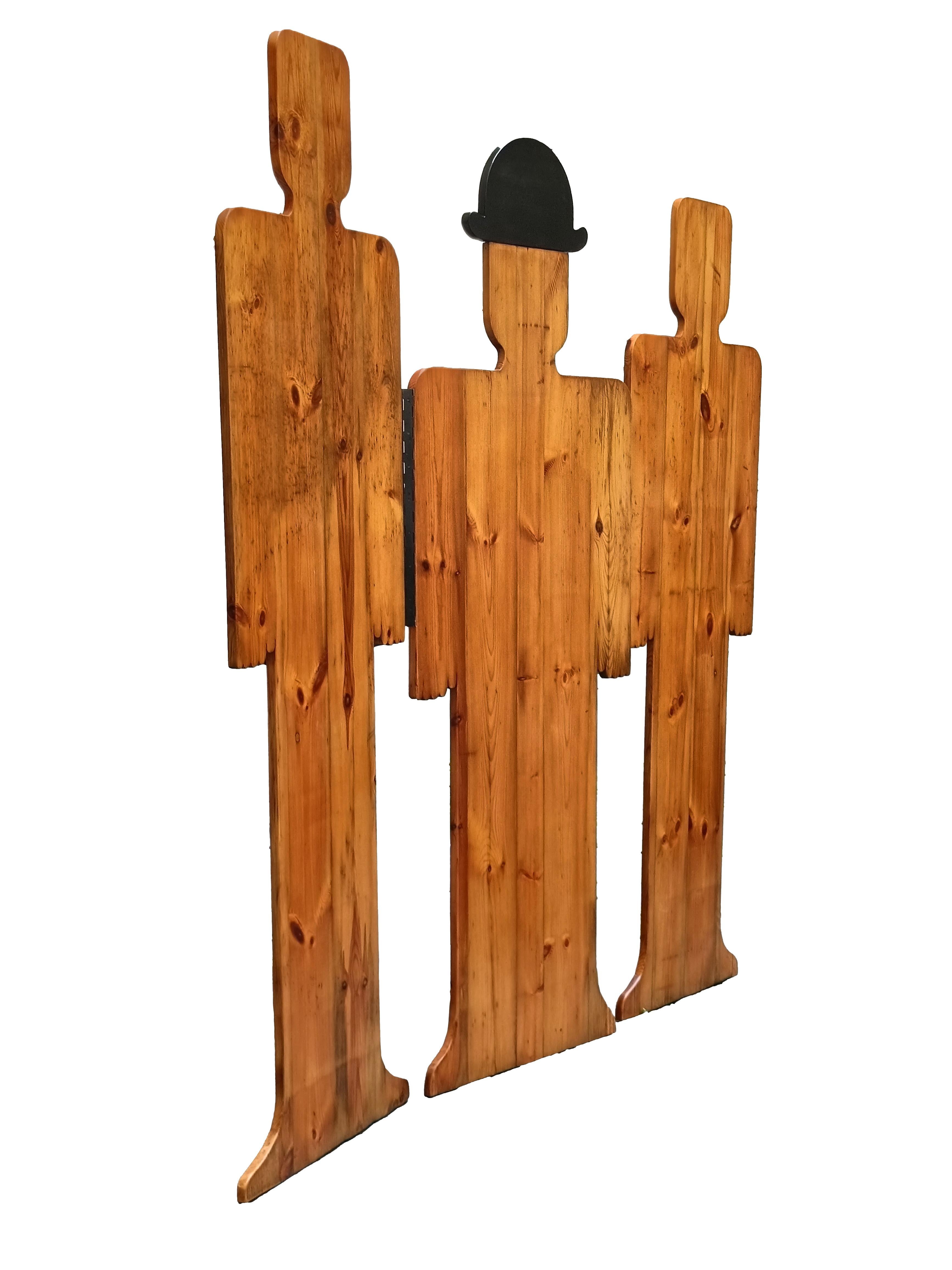 Italiano Paravento Artistico a Tre Sagome in Legno, Italia 1970s