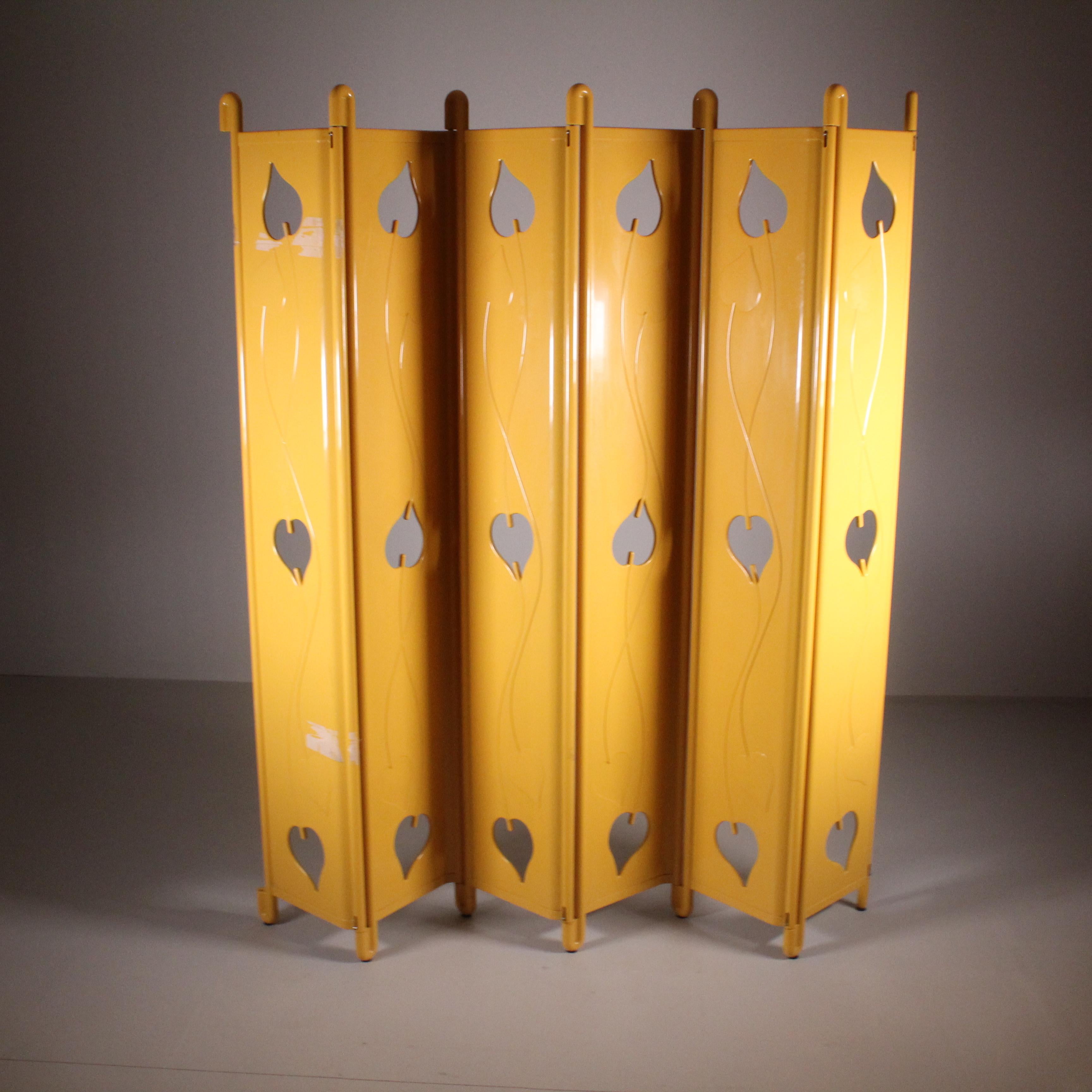 Paravento giallo, stile postmoderno, 1980 In condizioni buone in vendita a Milano, Lombardia