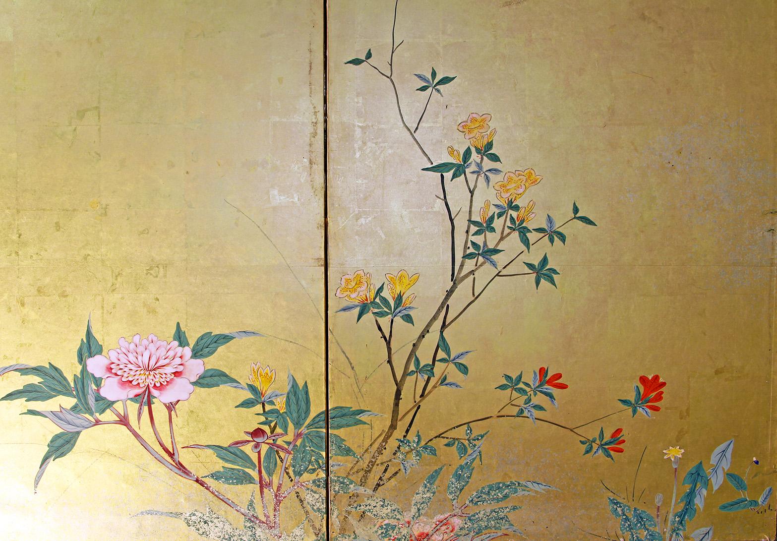 Japanese Paravento Giapponese a sei pannelli su foglia d'oro. For Sale