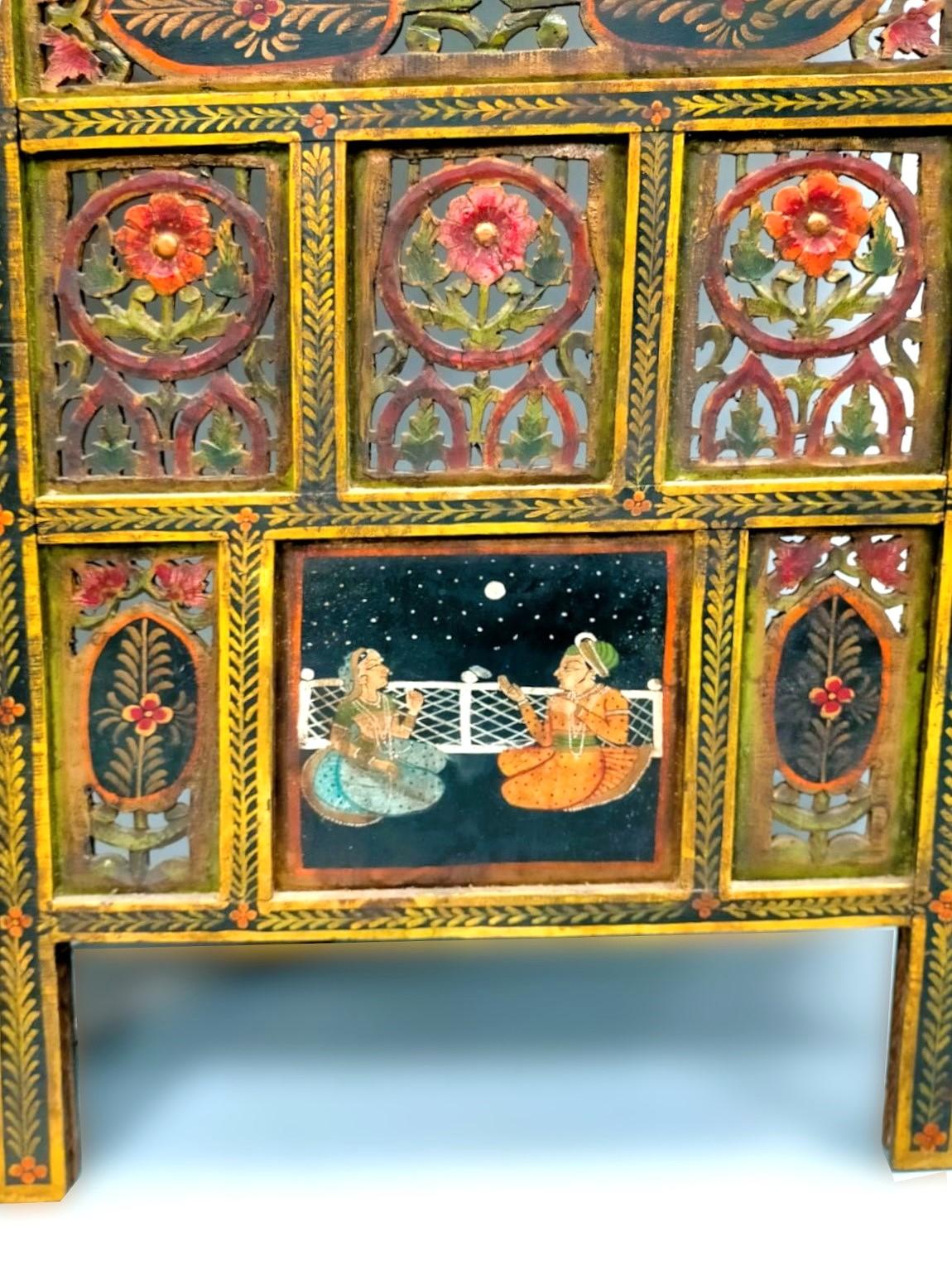 Wood Early 20th century Indian screen For Sale