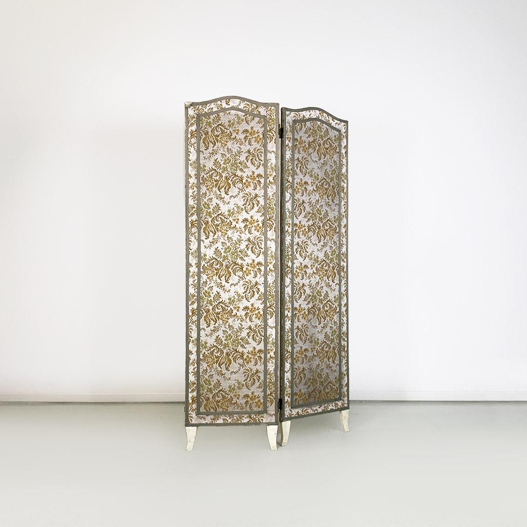 Mid-Century Modern Italian floral fabric folding screen with wooden feet, ca. 1940. For Sale