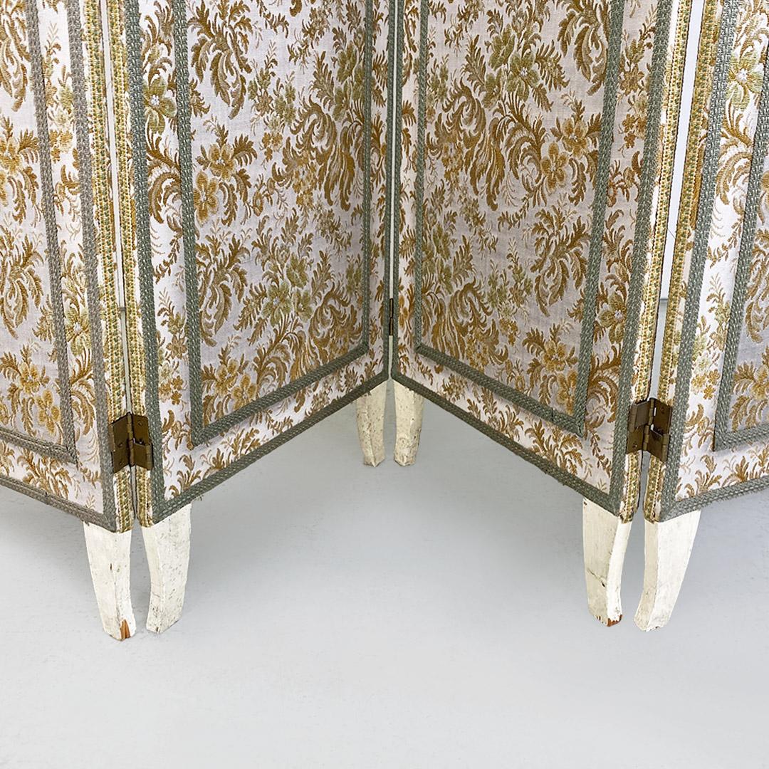 Italian floral fabric folding screen with wooden feet, ca. 1940. For Sale 2