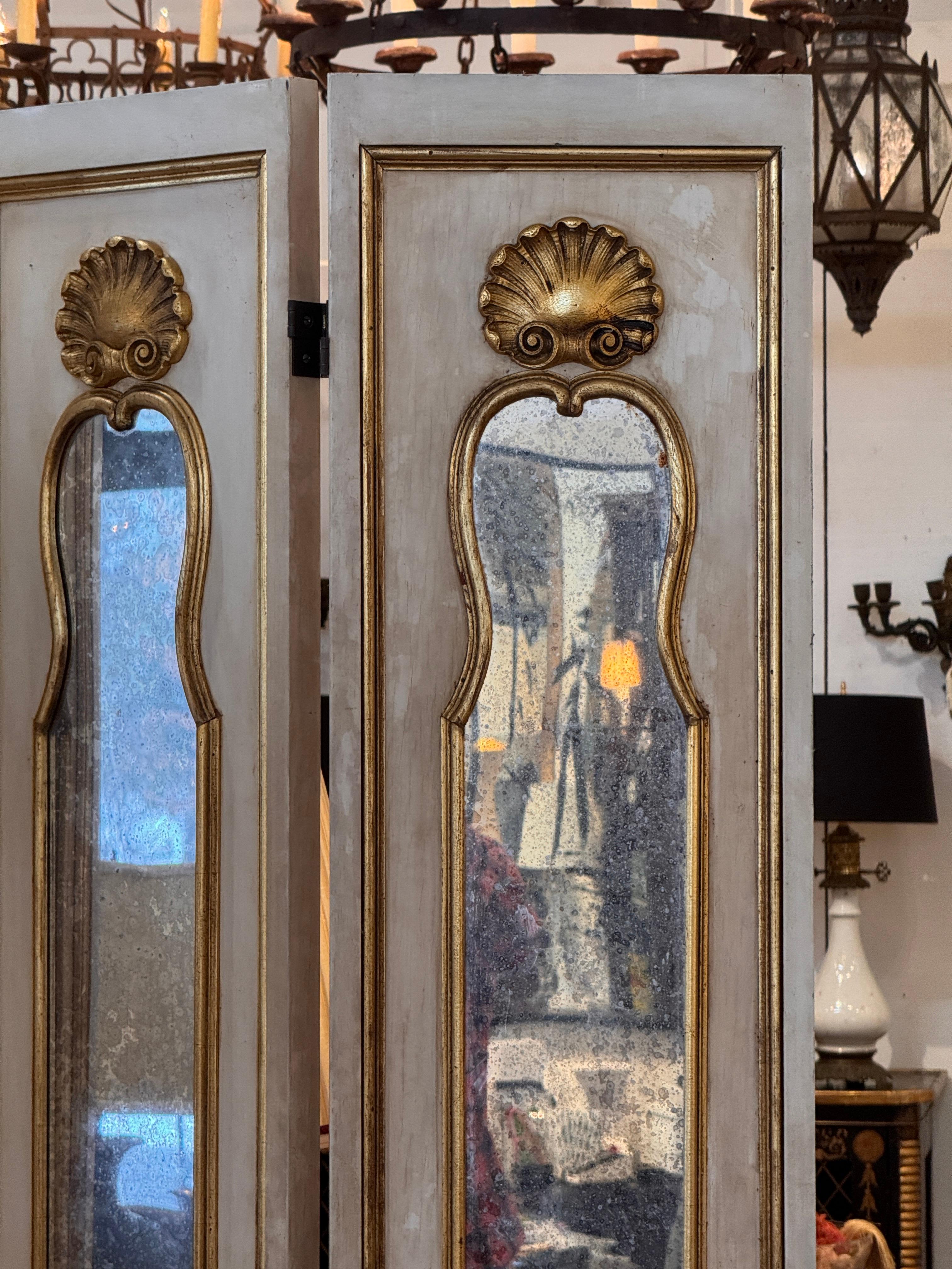 Parcel-Gilt and Painted Mirrored Screen im Angebot 4