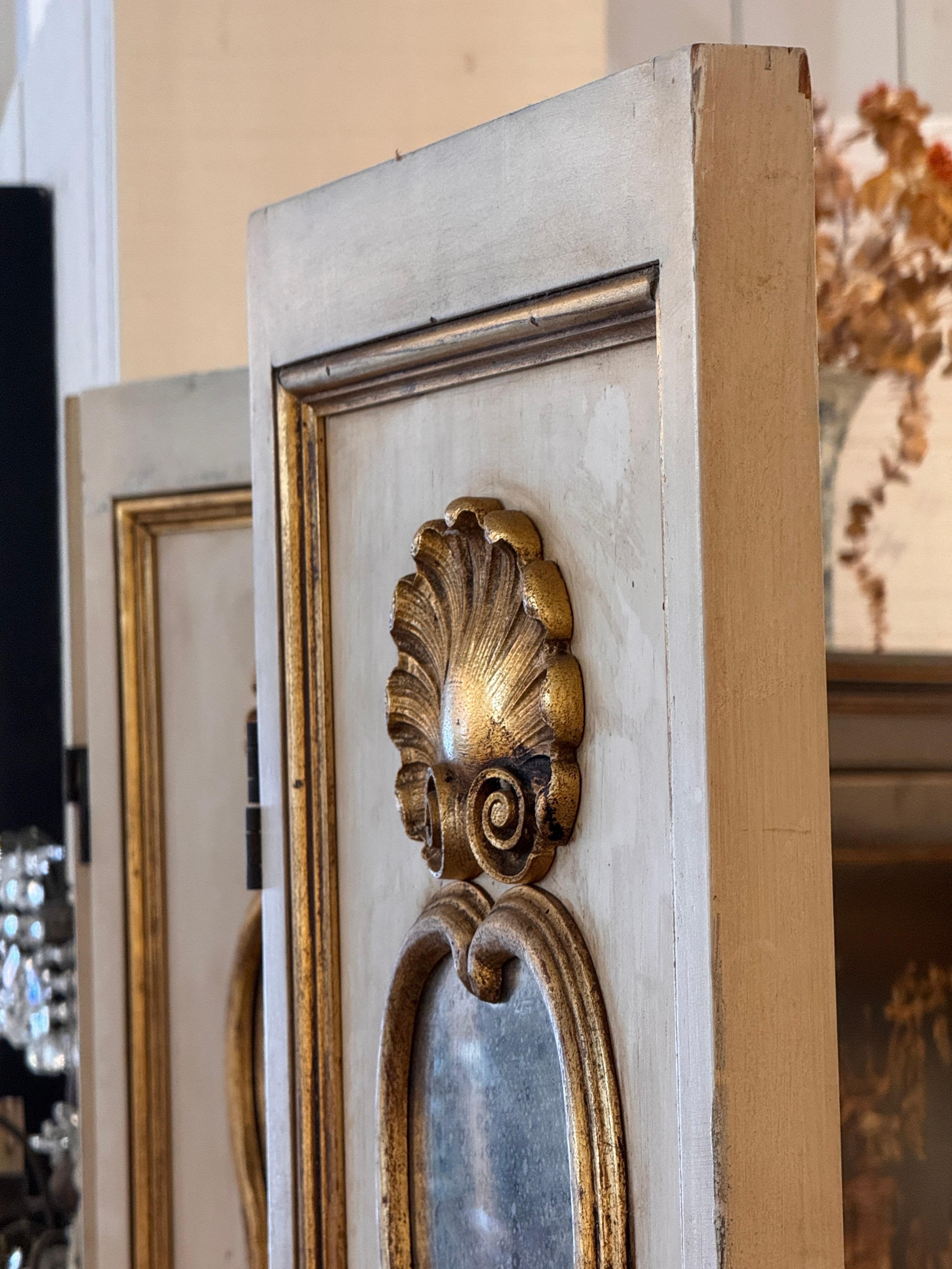 Parcel-Gilt and Painted Mirrored Screen im Angebot 6