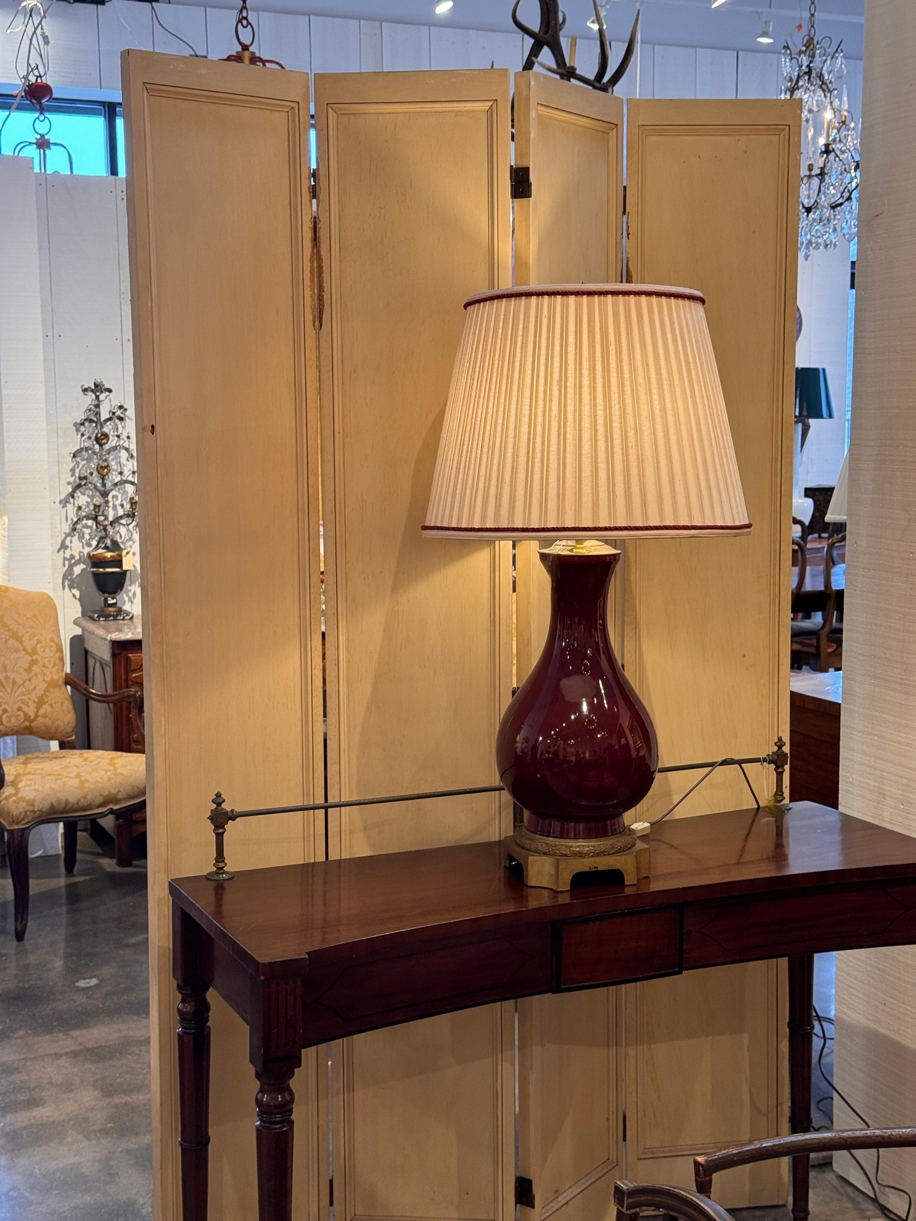 Parcel-Gilt and Painted Mirrored Screen im Angebot 7