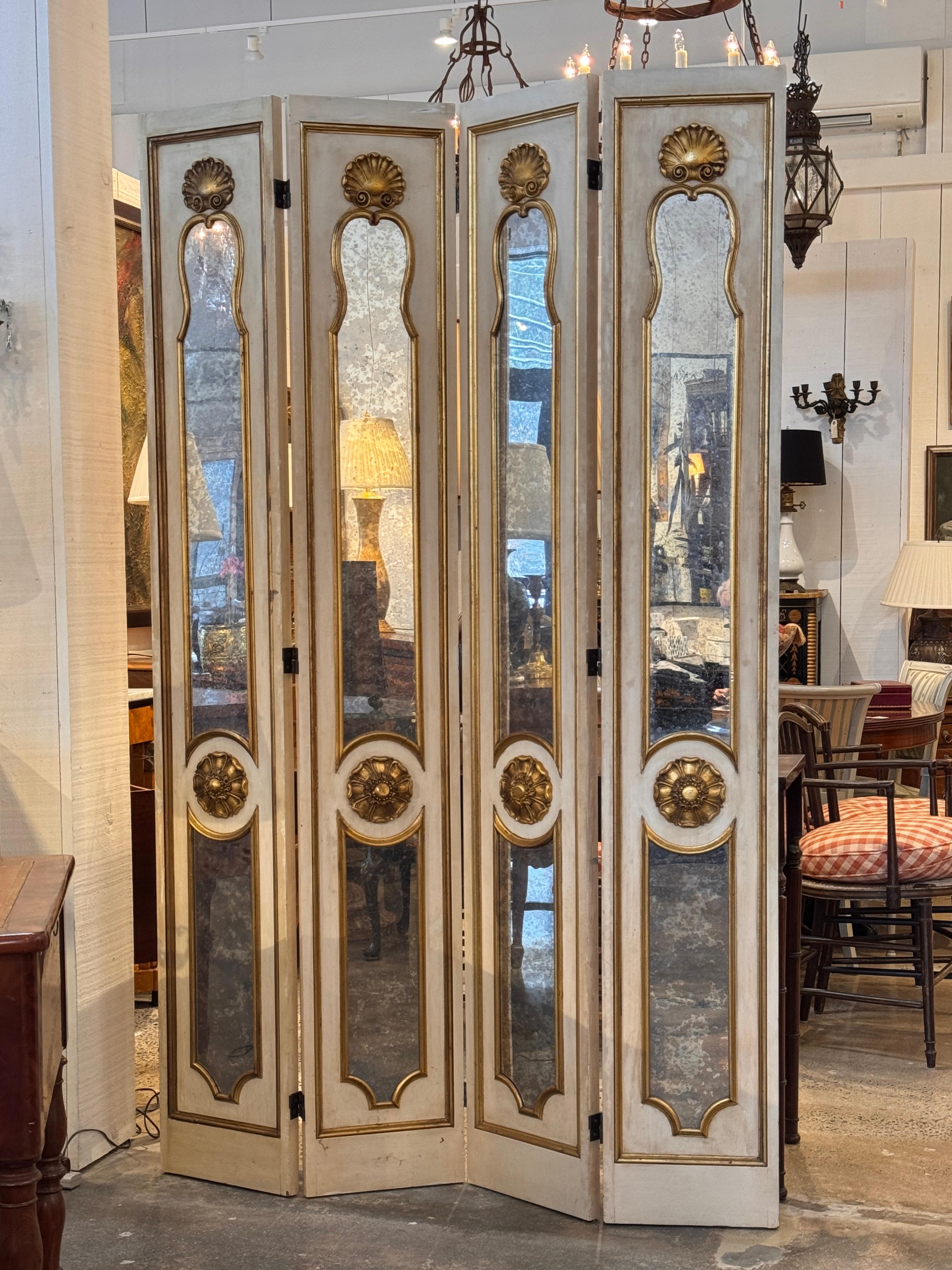 Parcel-Gilt and Painted Mirrored Screen (Italienisch) im Angebot