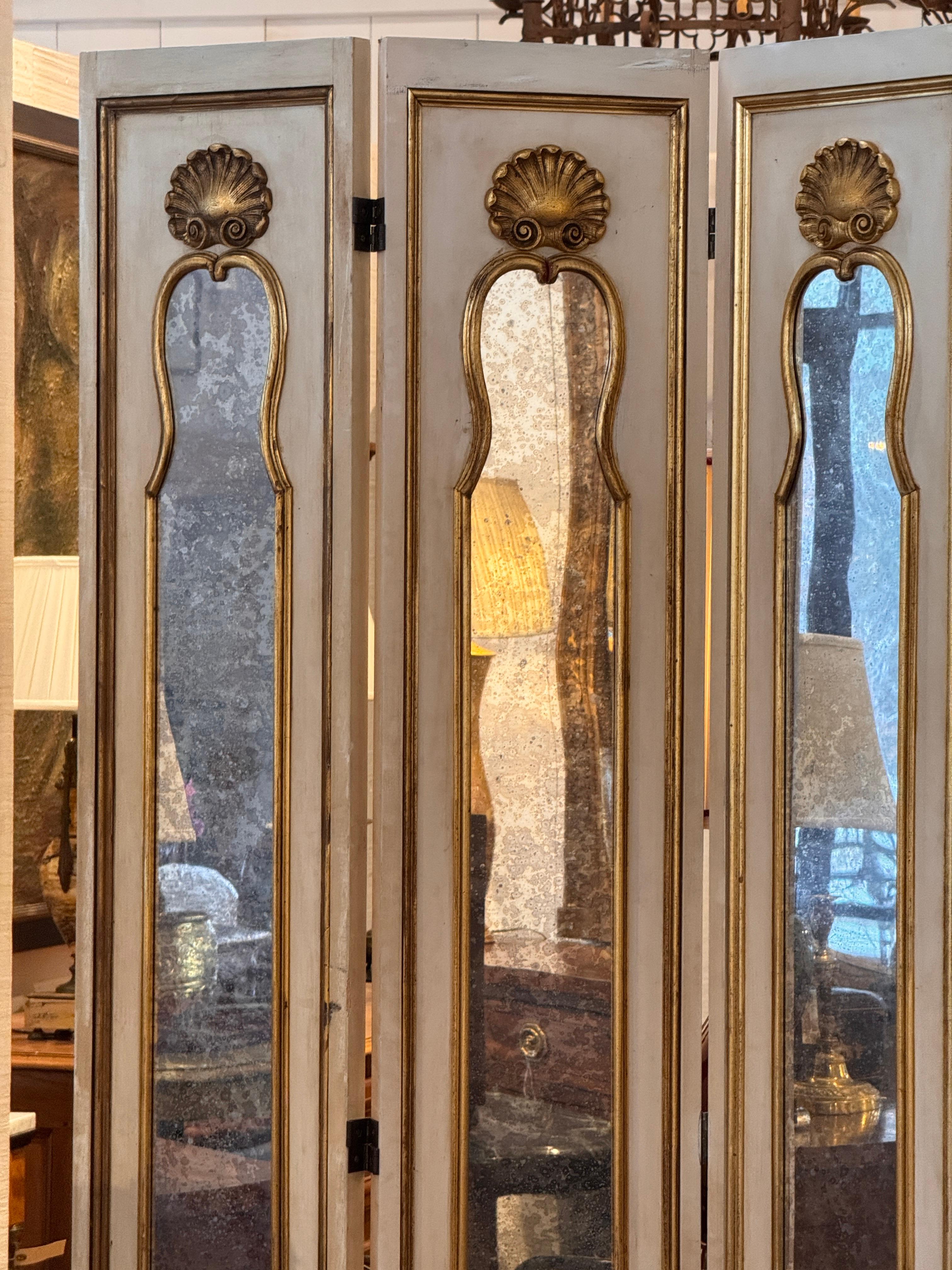 Parcel-Gilt and Painted Mirrored Screen (Spiegel) im Angebot