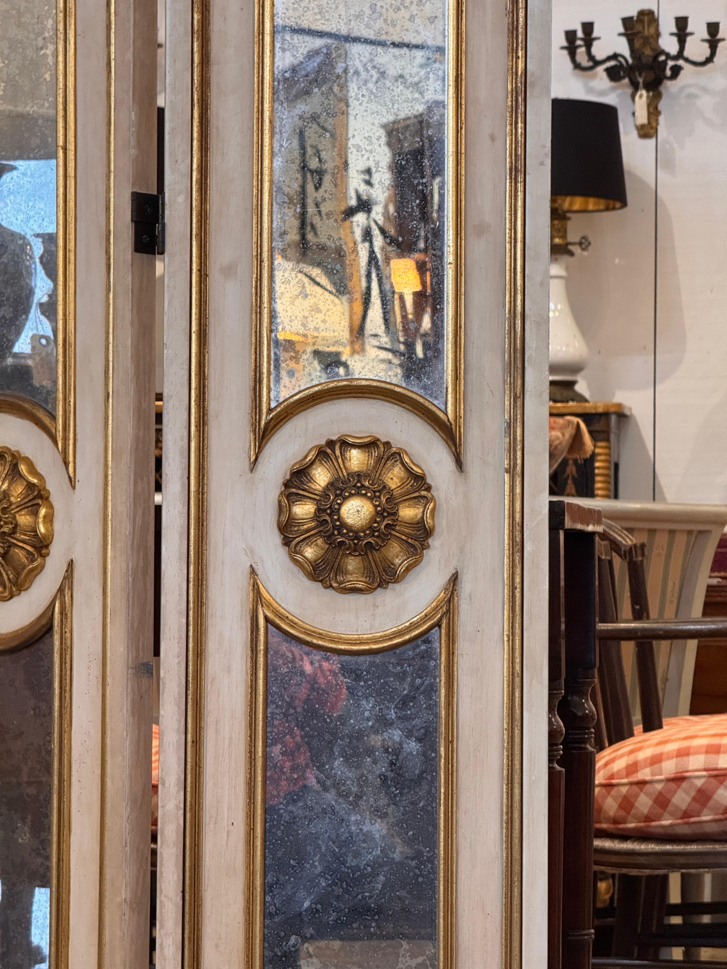 Parcel-Gilt and Painted Mirrored Screen im Angebot 2