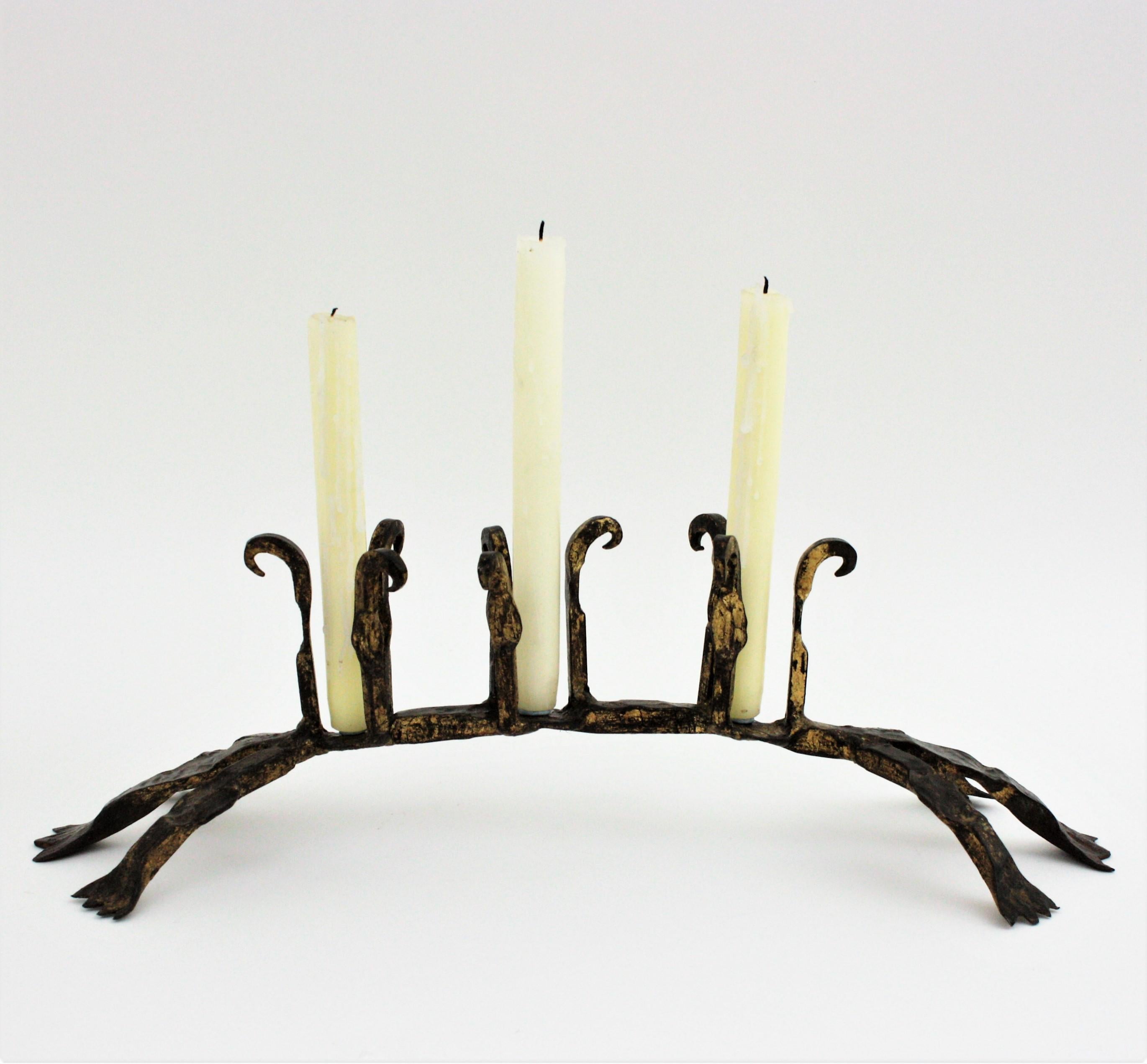Spanish Medieval Iron Candle Holder in Hand Forged Gilt Iron In Good Condition For Sale In Barcelona, ES