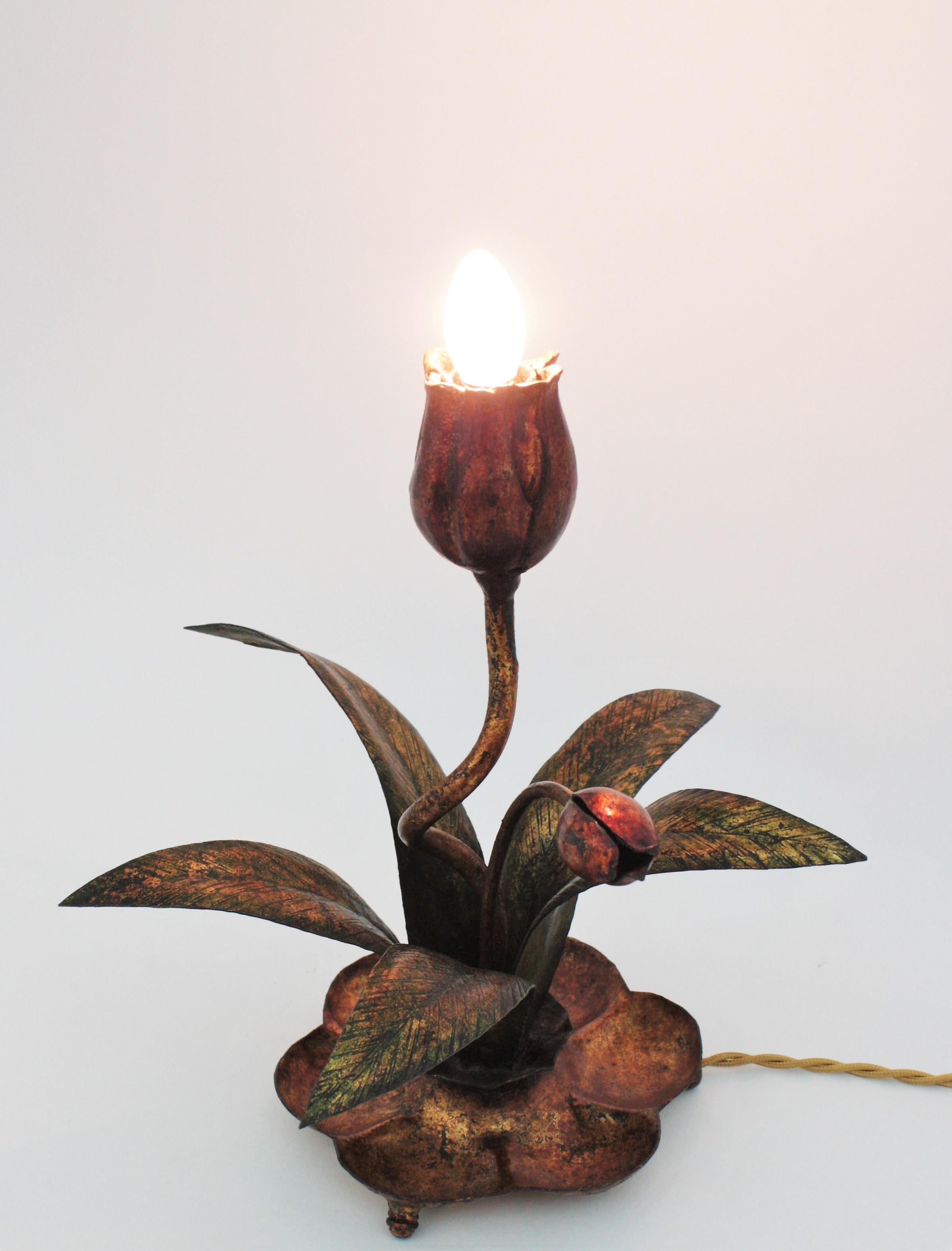 Lampe de table Foliage Floral en fer polychrome doré à la feuille en vente 2