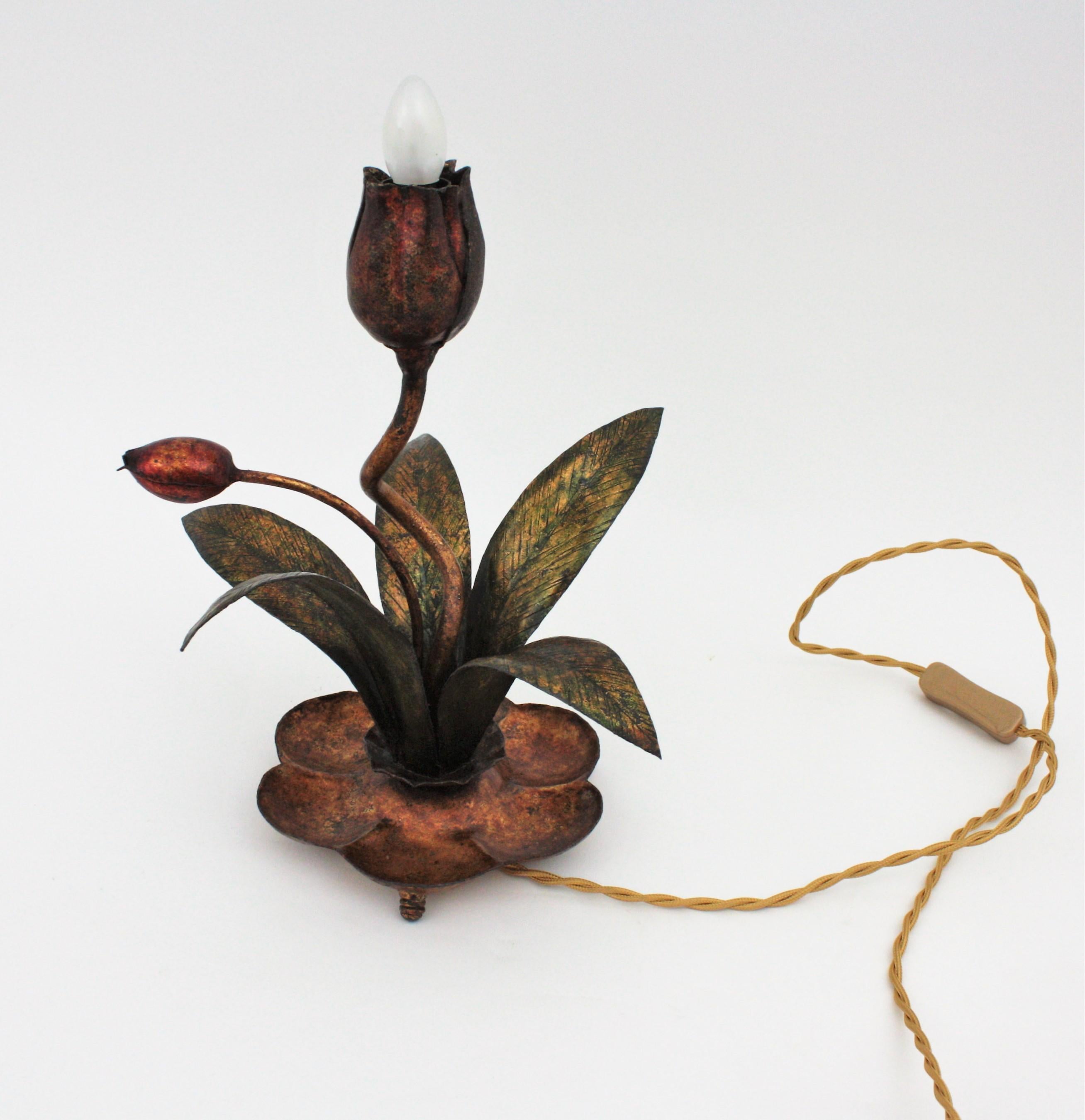 Lampe de table Foliage Floral en fer polychrome doré à la feuille en vente 4