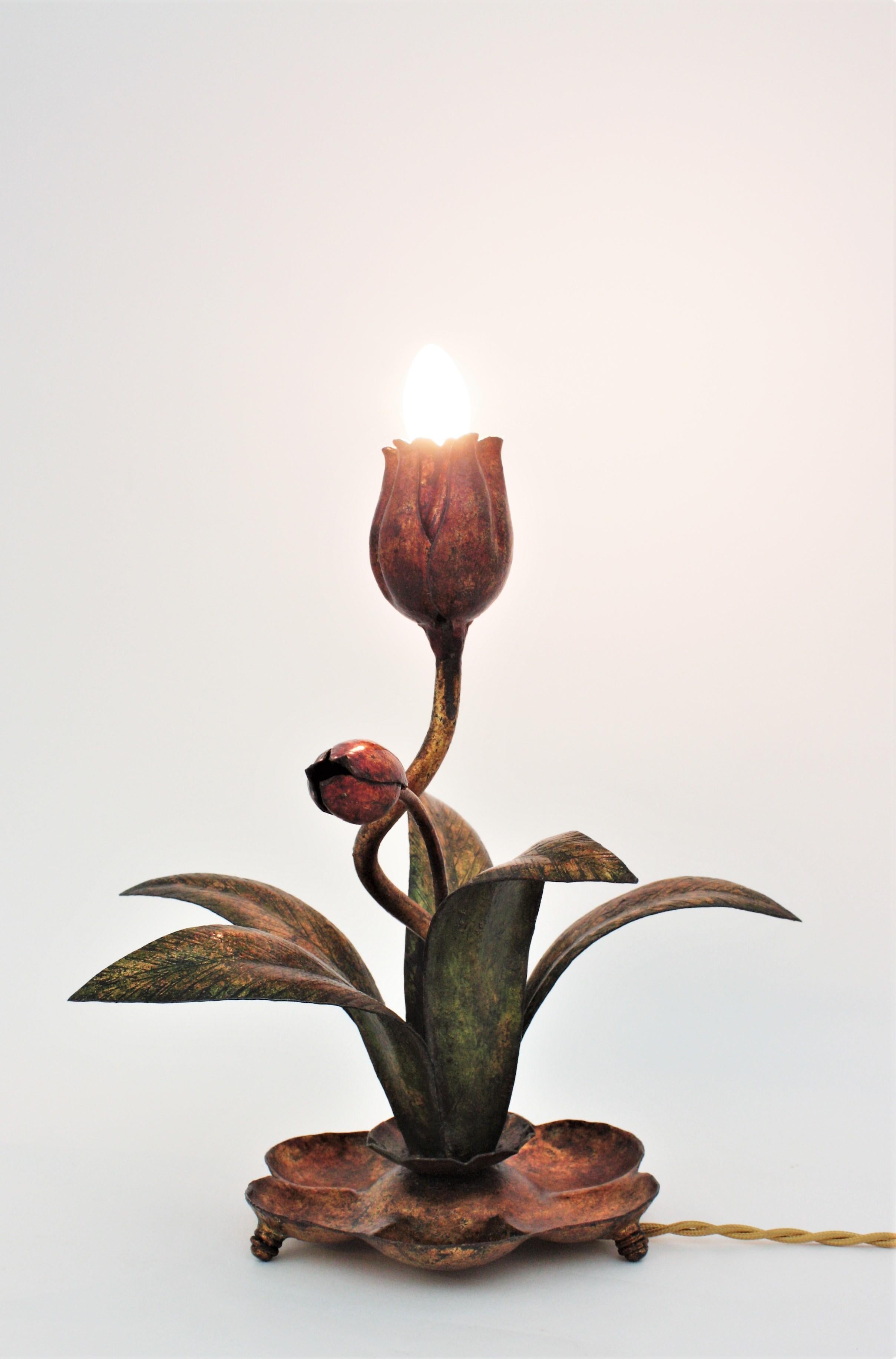 Lampe de table Foliage Floral en fer polychrome doré à la feuille en vente 5