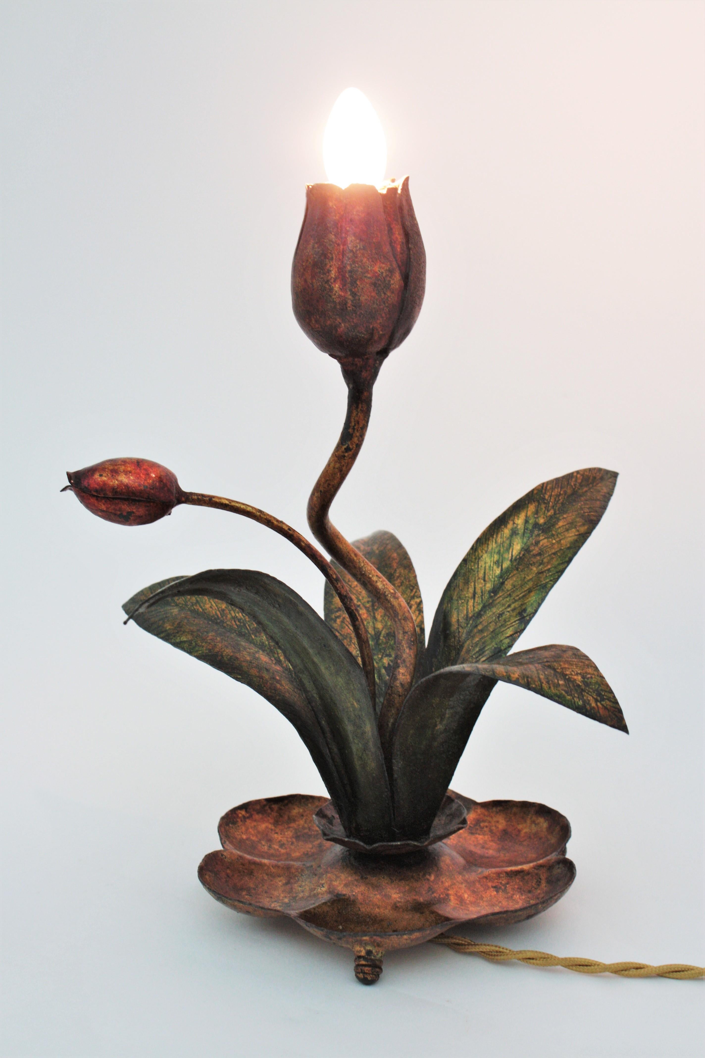 Foliage Floral Table Lamp in Parcel Gilt Polychrome Iron For Sale 1