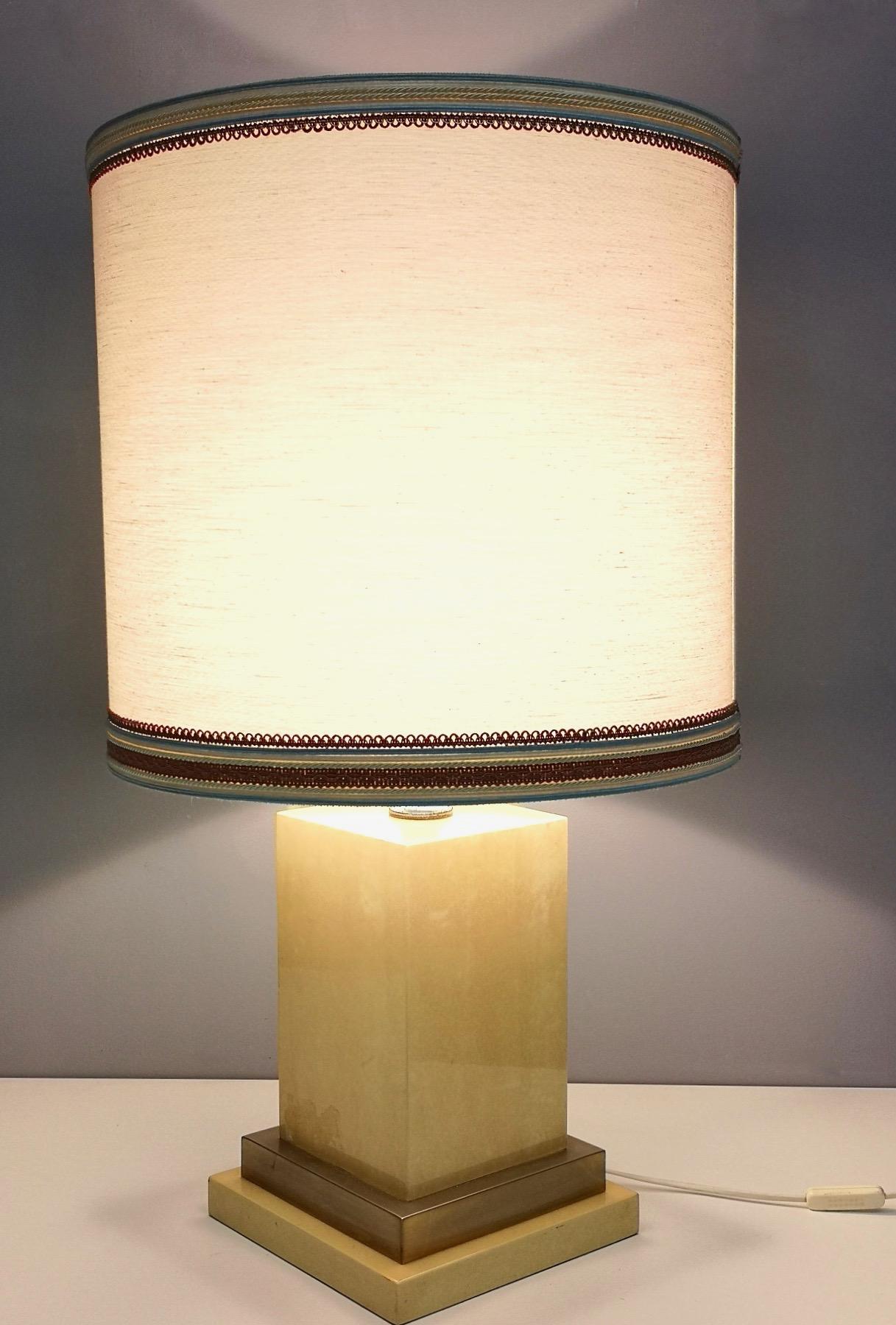 Parchment and Brass Table Lamp by Aldo Tura, Italy 1960s-1970s In Excellent Condition In Bresso, Lombardy