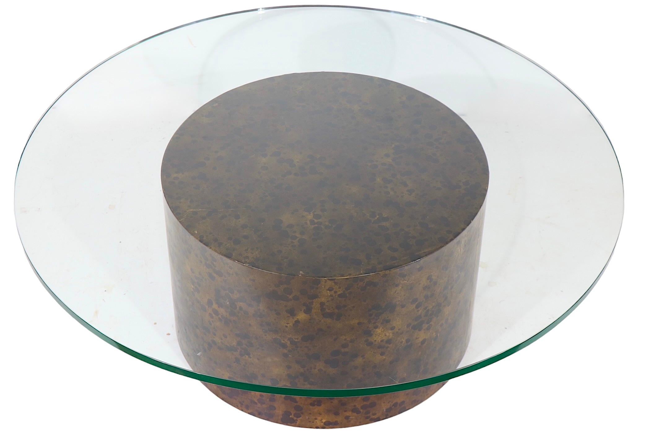 Verre Table basse en parchemin et verre dans le style d'Aldo Tura, années 1970 en vente