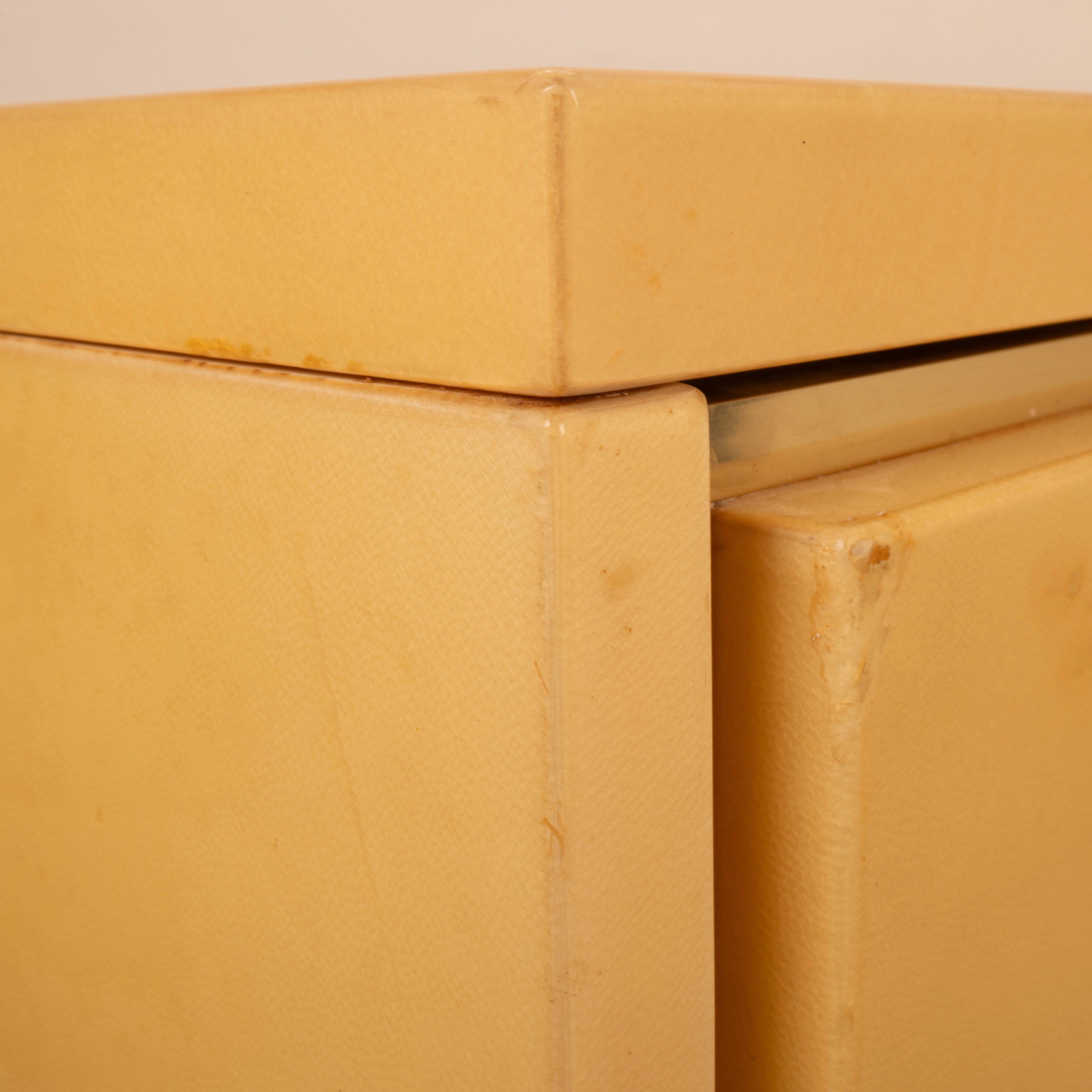 Parchment Chest of Drawers by Aldo Tura for Tura Milano en vente 9