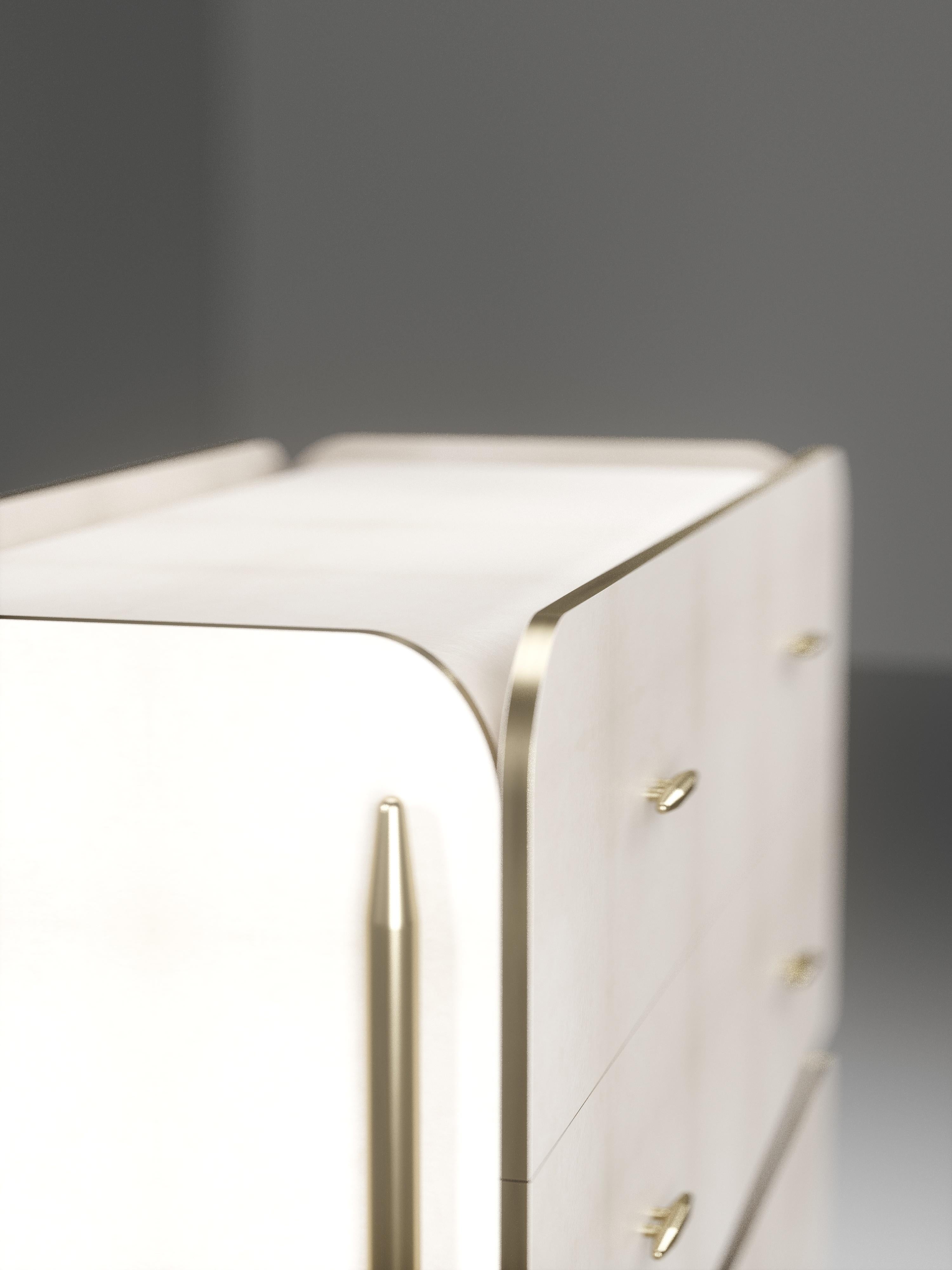 Cassettiera in pergamena con inserti in ottone di Kifu Paris in vendita 3
