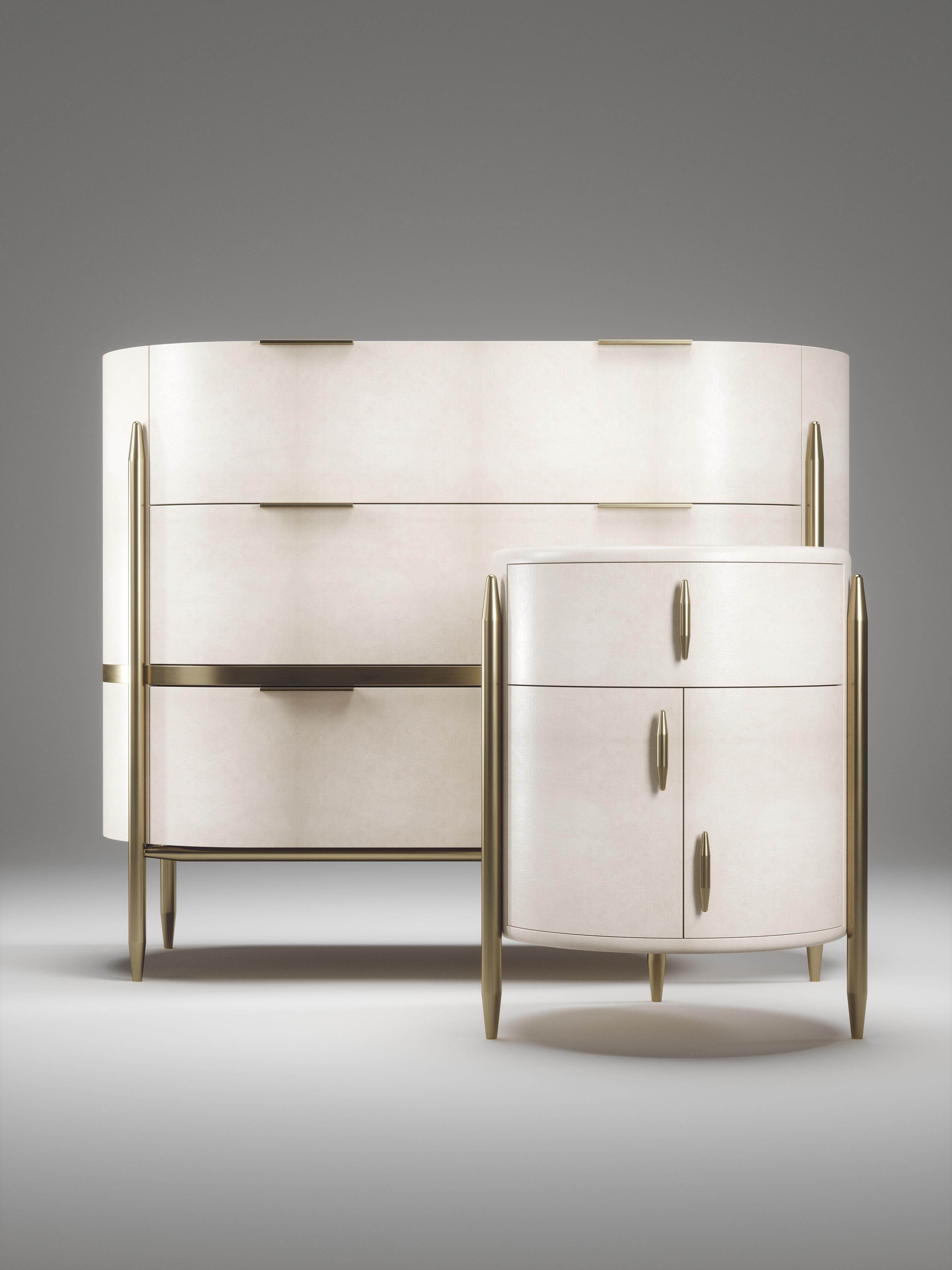 Parchment Chest of Drawers with Brass Accents by Kifu Paris In New Condition For Sale In New York, NY