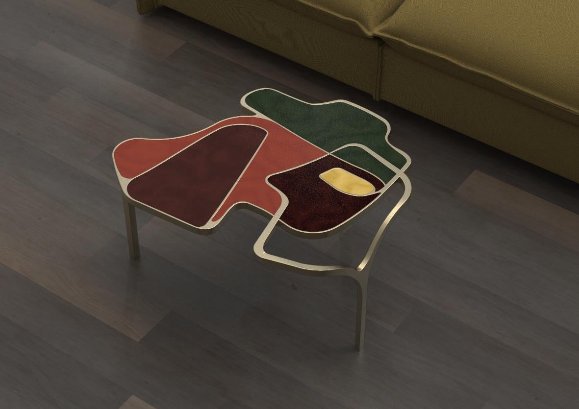 Art déco Table basse Cocteau parchemin avec accents en laiton de R & Y Augousti en vente
