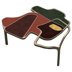 Tavolino Cocteau in pergamena con accenti in ottone di R & Y Augousti