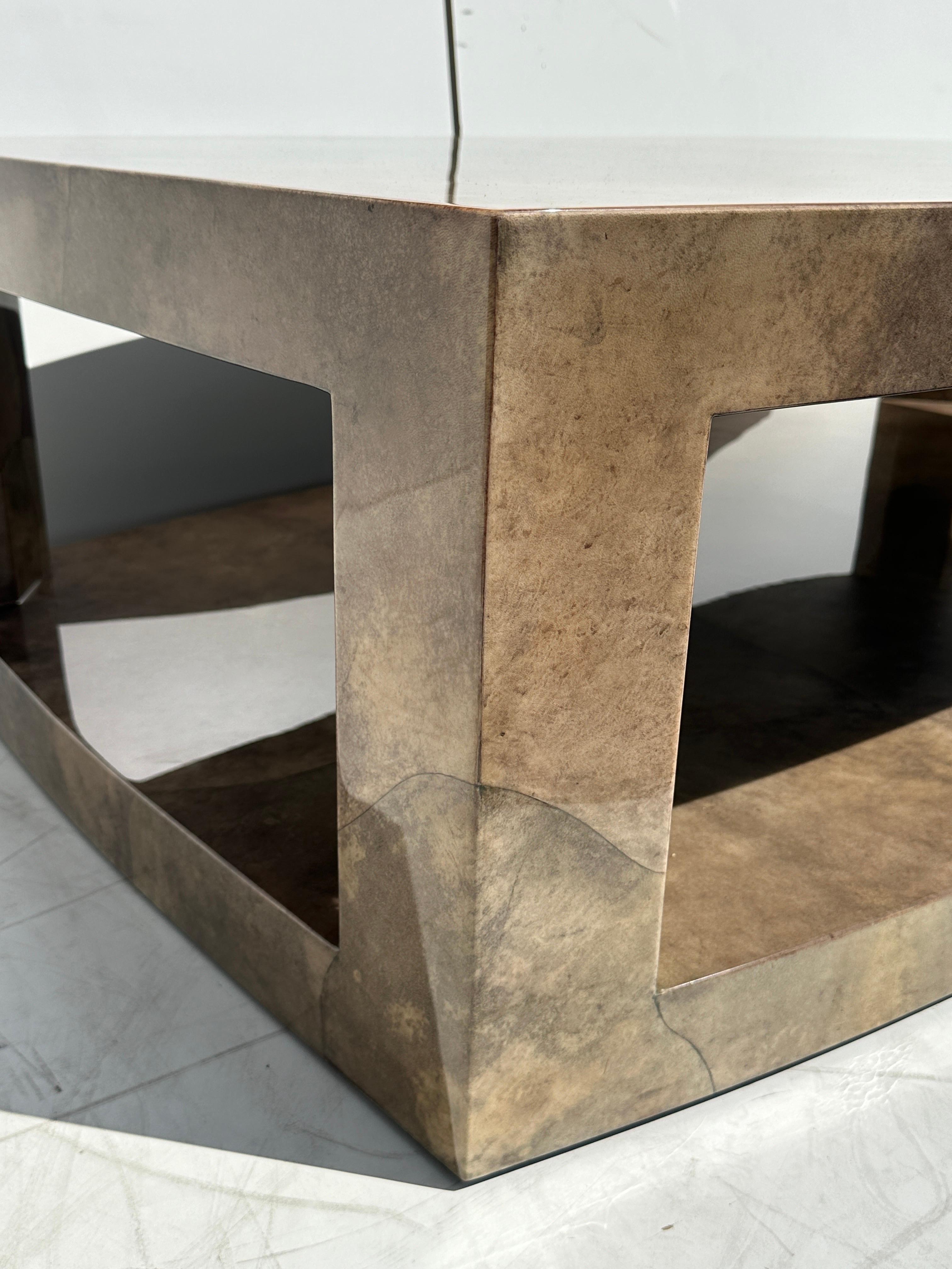 Table basse en parchemin de J. Robert Scott en vente 2