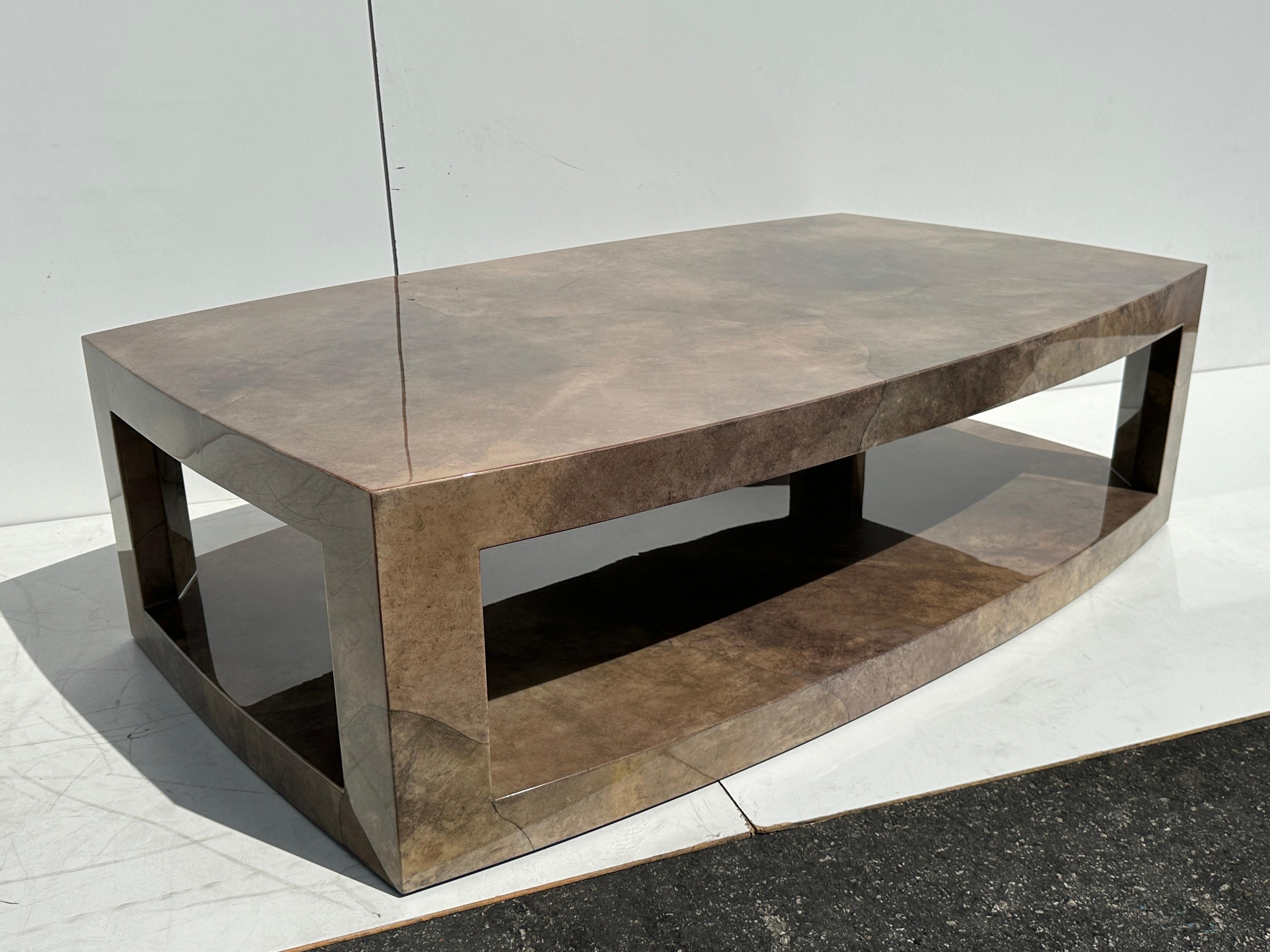 Table basse en parchemin de J. Robert Scott en vente 9
