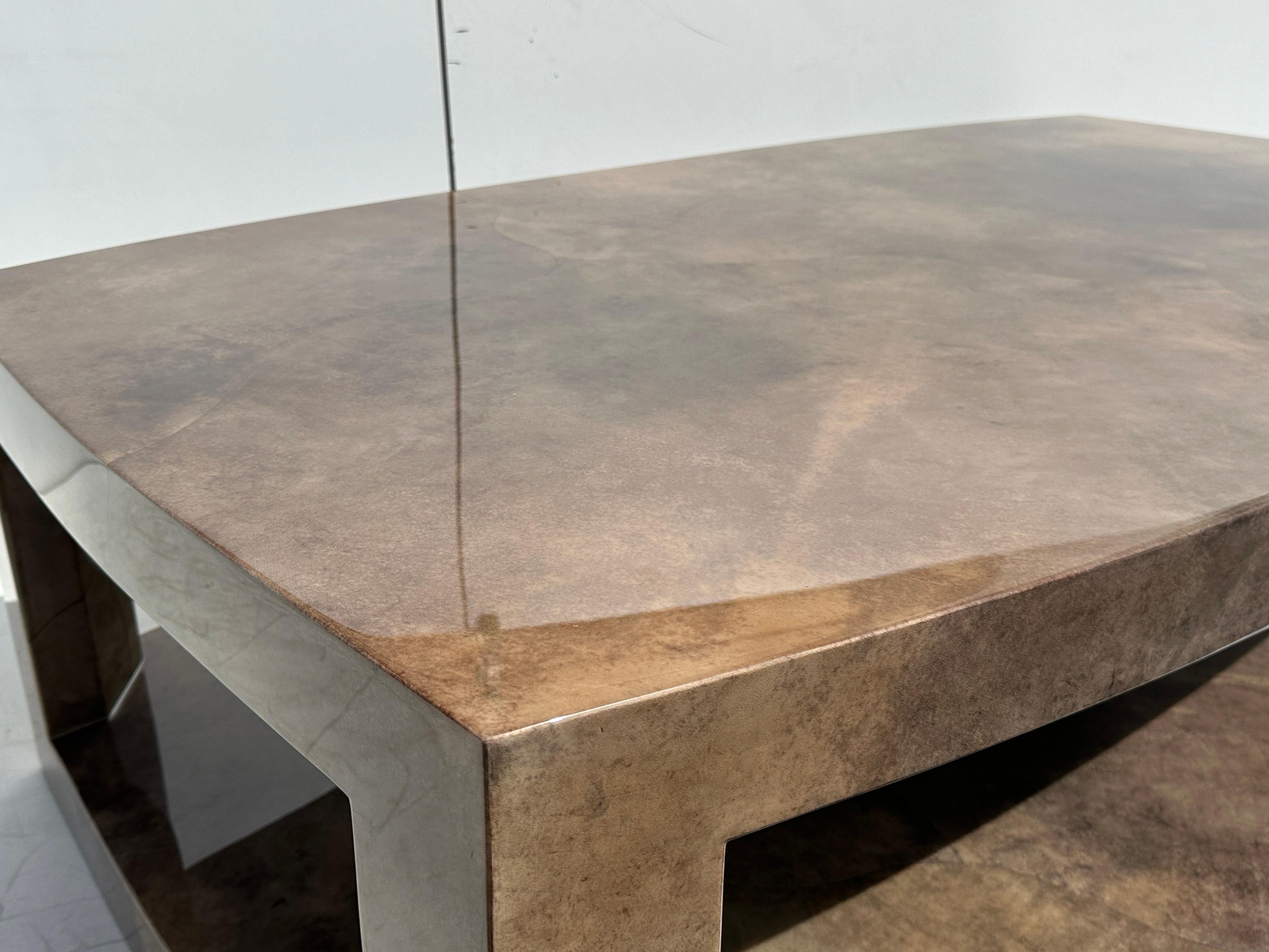 Table basse en parchemin de J. Robert Scott en vente 10
