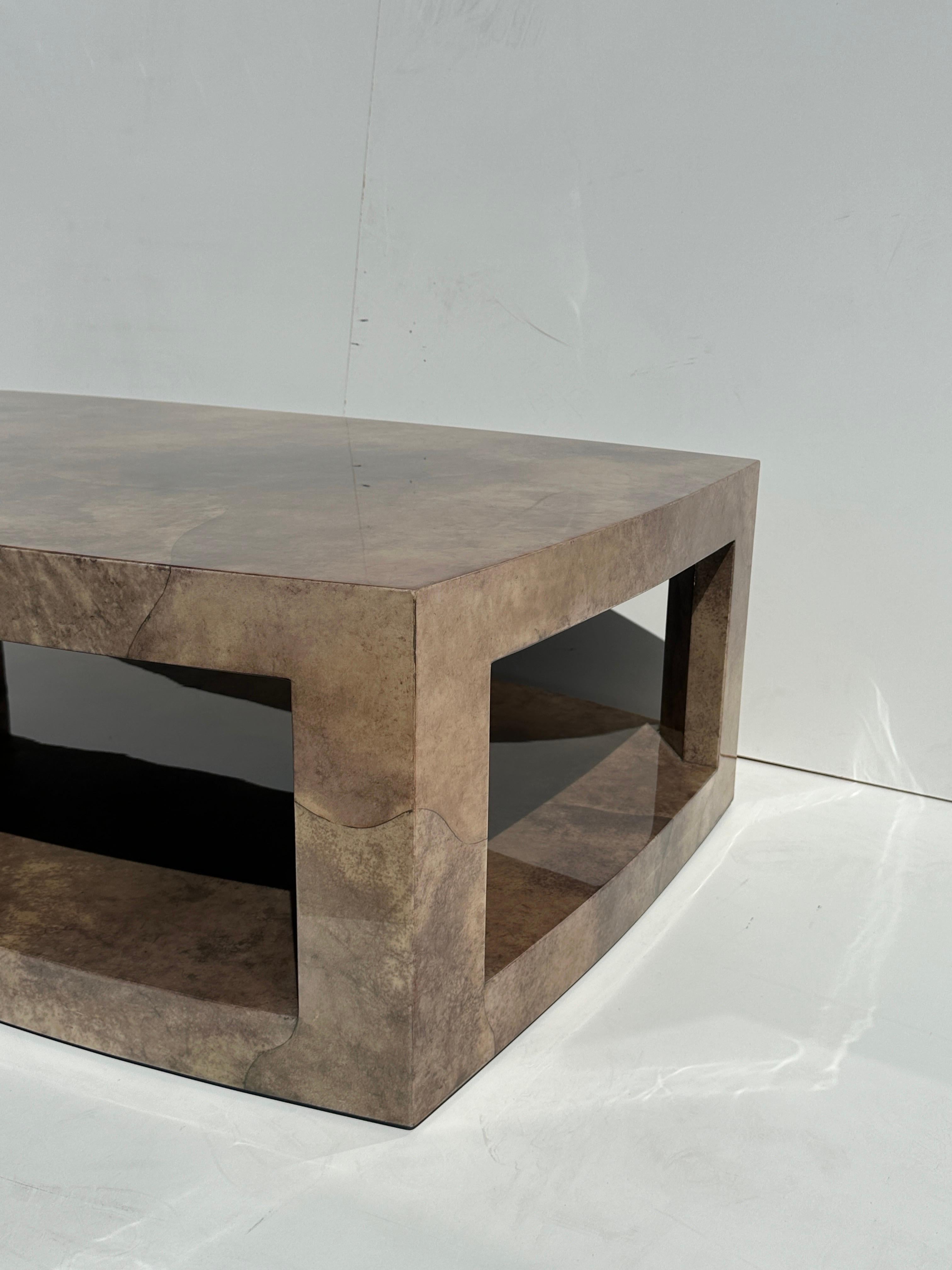 Table basse en parchemin de J. Robert Scott Bon état - En vente à North Hollywood, CA