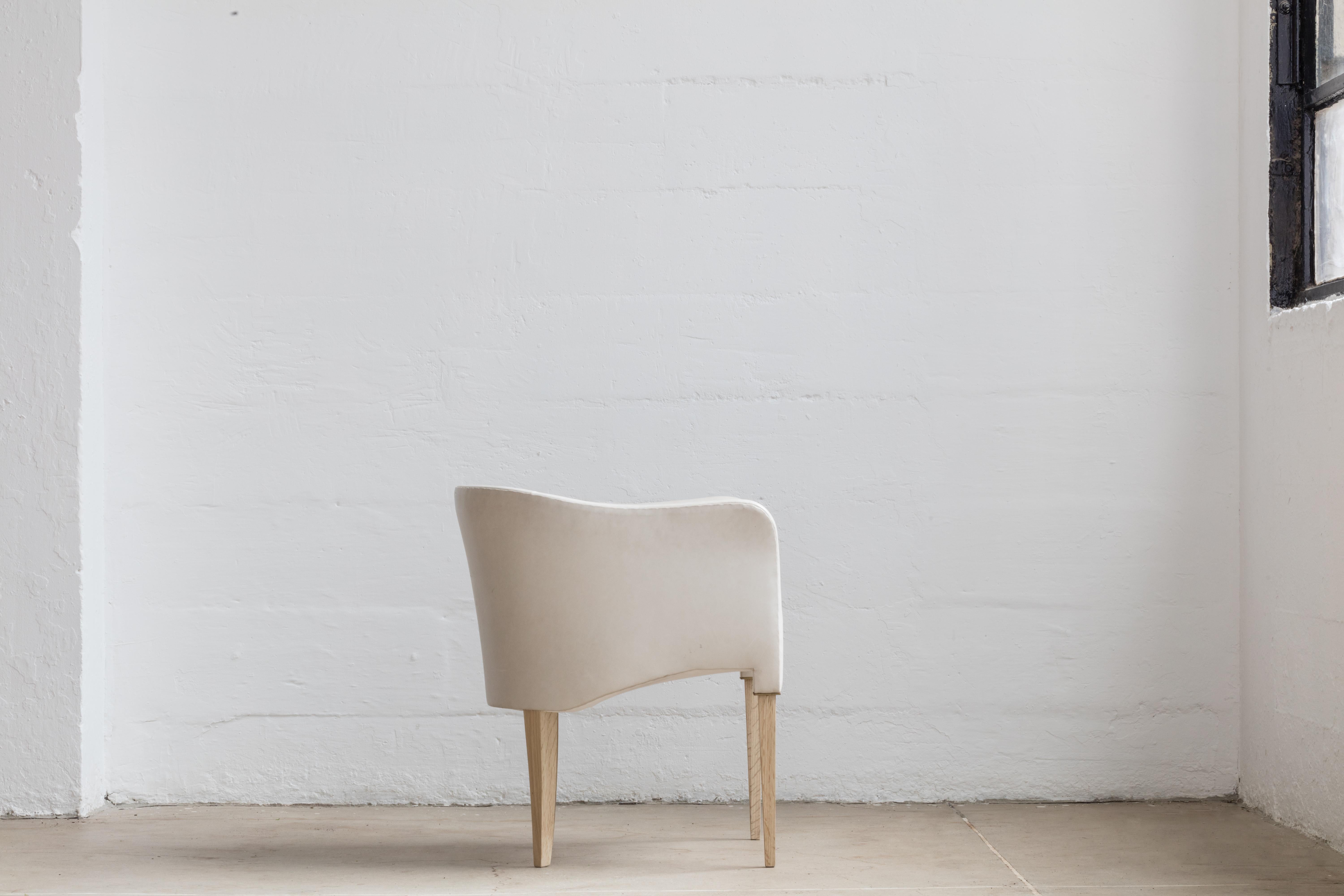 American Parchment Dining Chair by Billy Cotton in Bleached Oak, Brass and White Leather For Sale