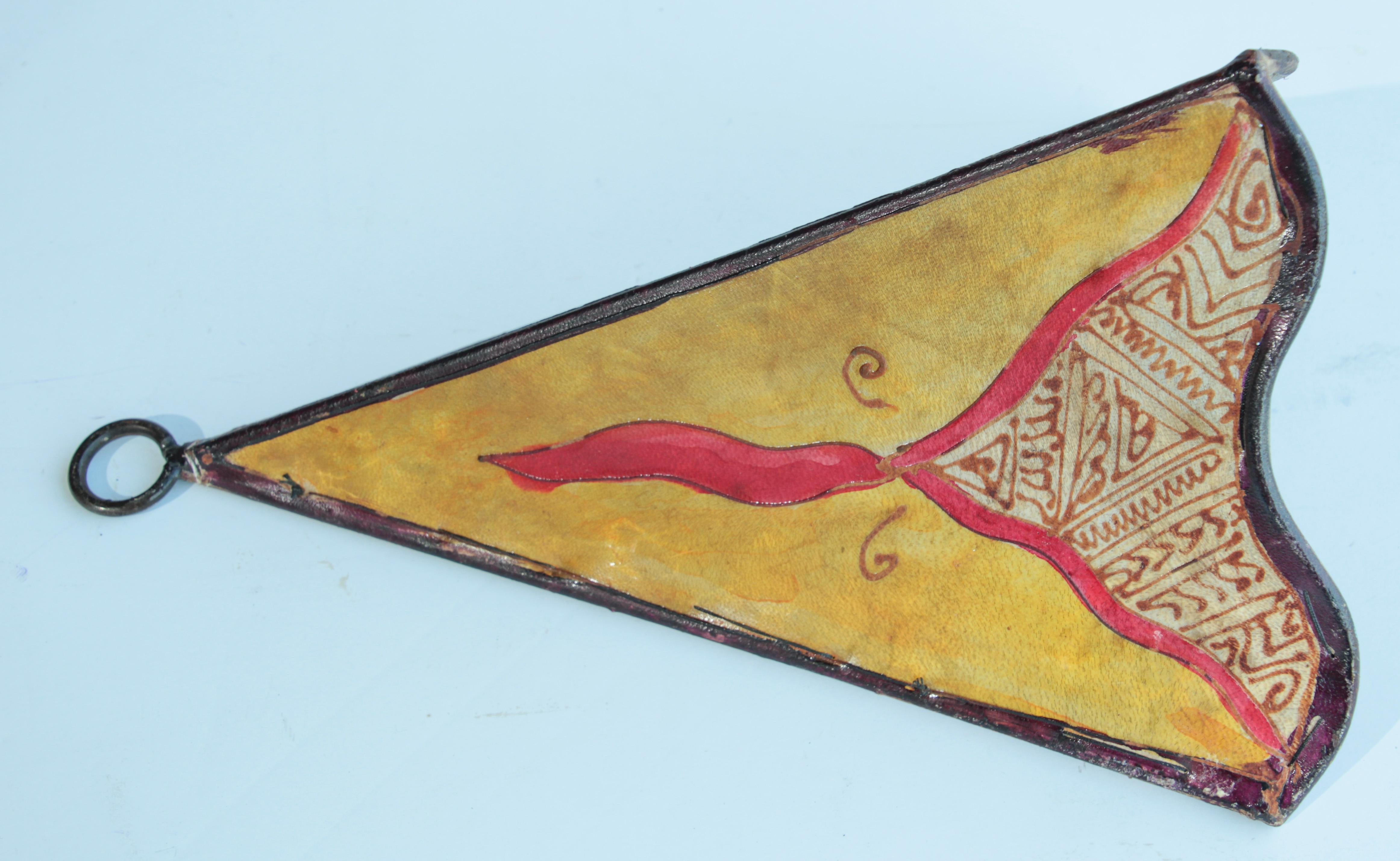 Applique d'arte nordafricana vintage in pergamena in vendita 1