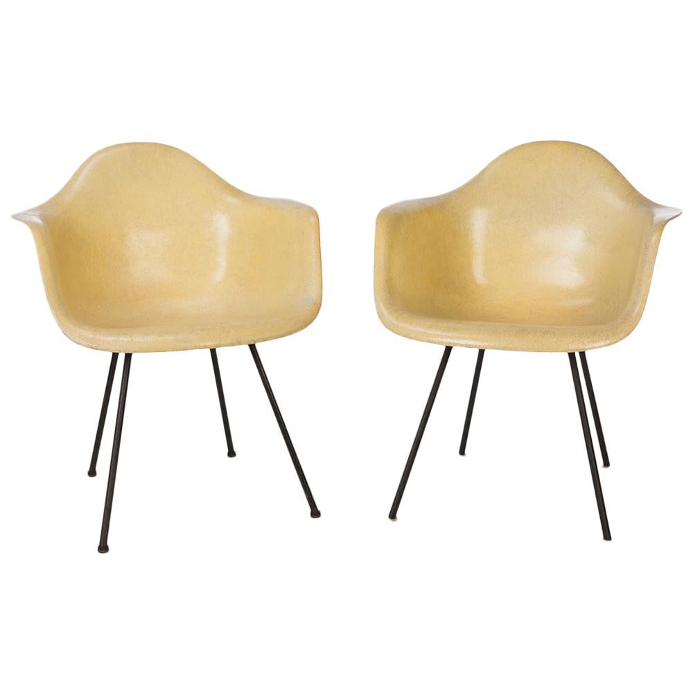 Parchment Pair (2) 1st Generation Zenith Eames DAX Dining Arm Shell Chair For Sale