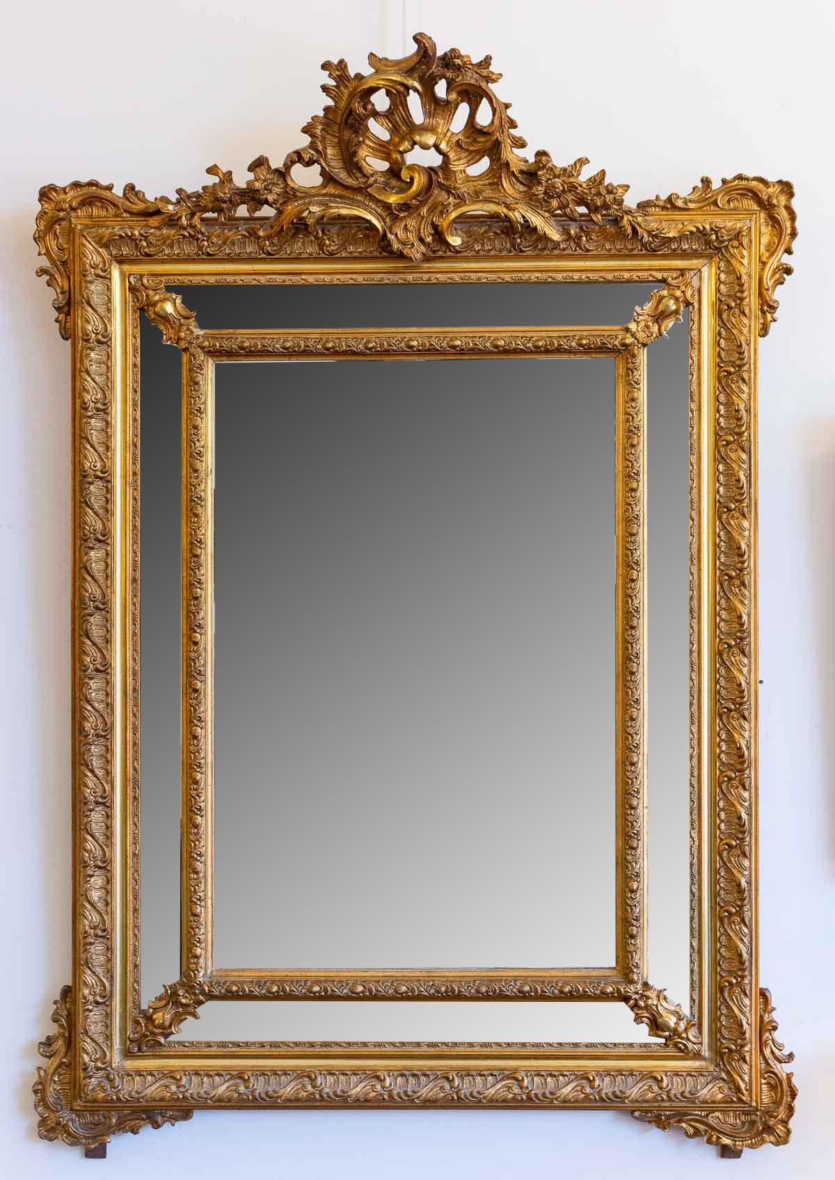 Parclose mirror, Louis XV style, 19th century.
Measures:H: 120 cm, W: 90 cm, D: 4 cm.