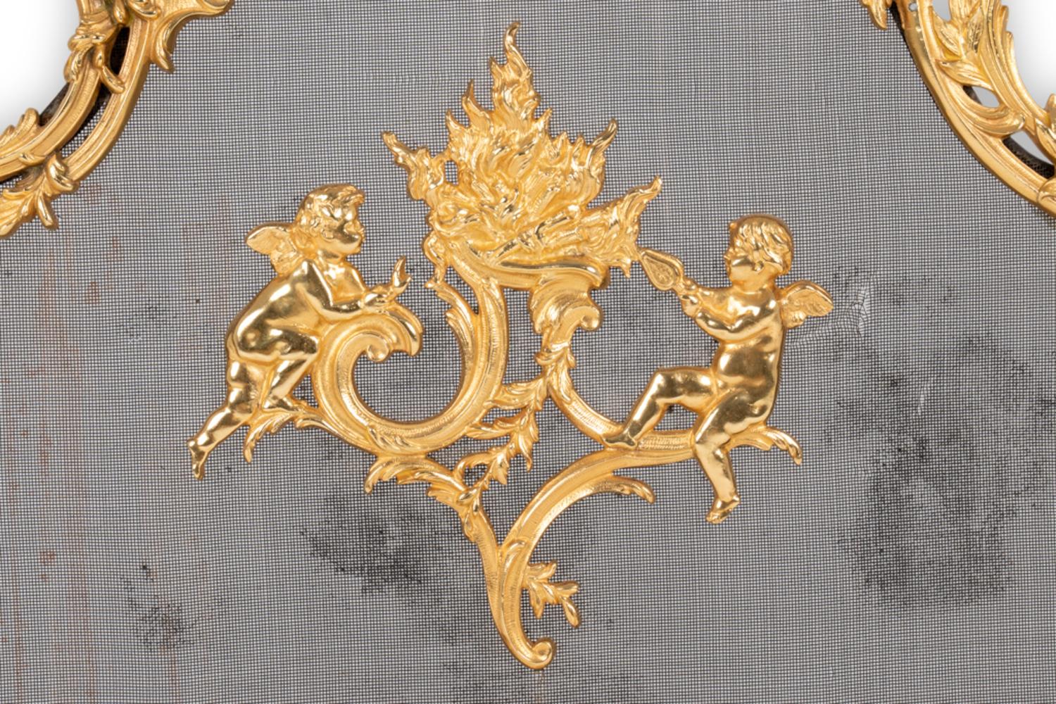 French Pare-feu en bronze doré de style Louis XV. Circa 1880. For Sale