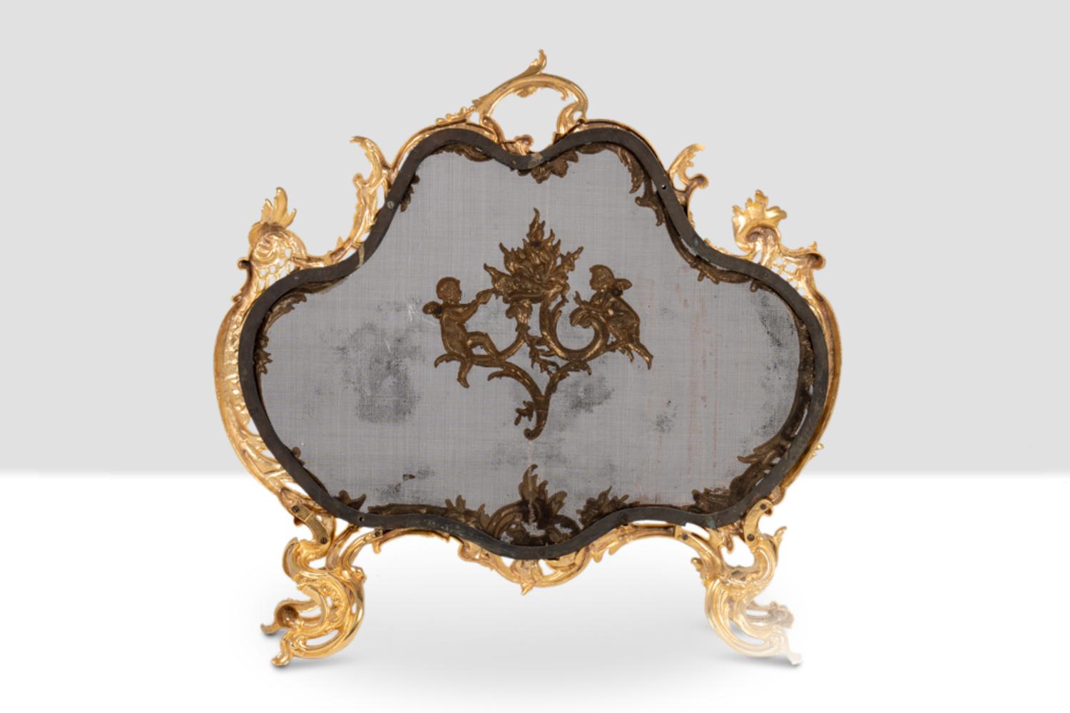 Pare-feu en bronze doré de style Louis XV. Circa 1880. In Excellent Condition For Sale In Saint-Ouen, FR