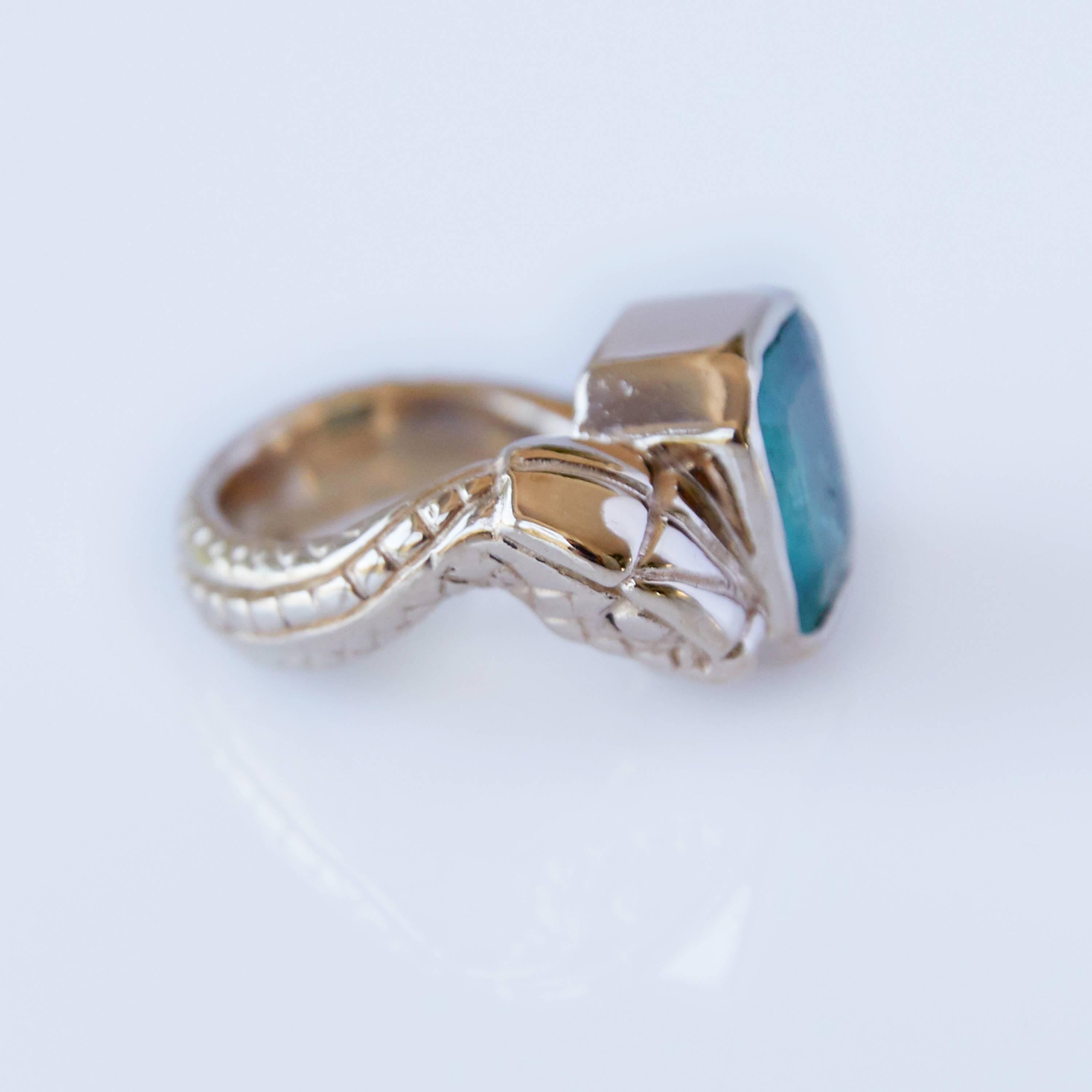 Baguette Cut Emerald Snake Ring Gold Fashion Cocktail Ring Animal jewelry  J Dauphin For Sale
