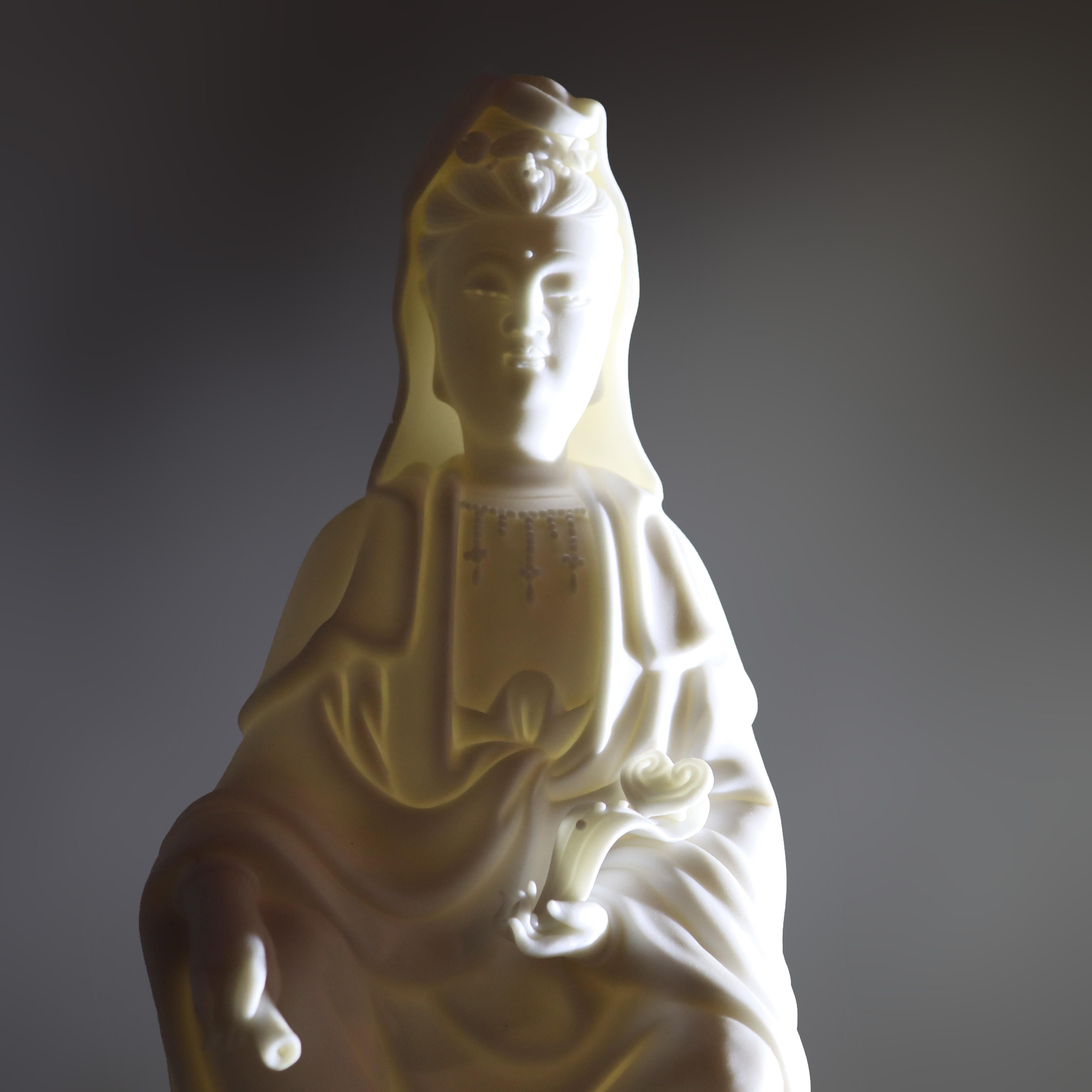 Parian Biskuitporzellan Kwan Yin Figur mit Drachen 20.Jh. (Porzellan) im Angebot