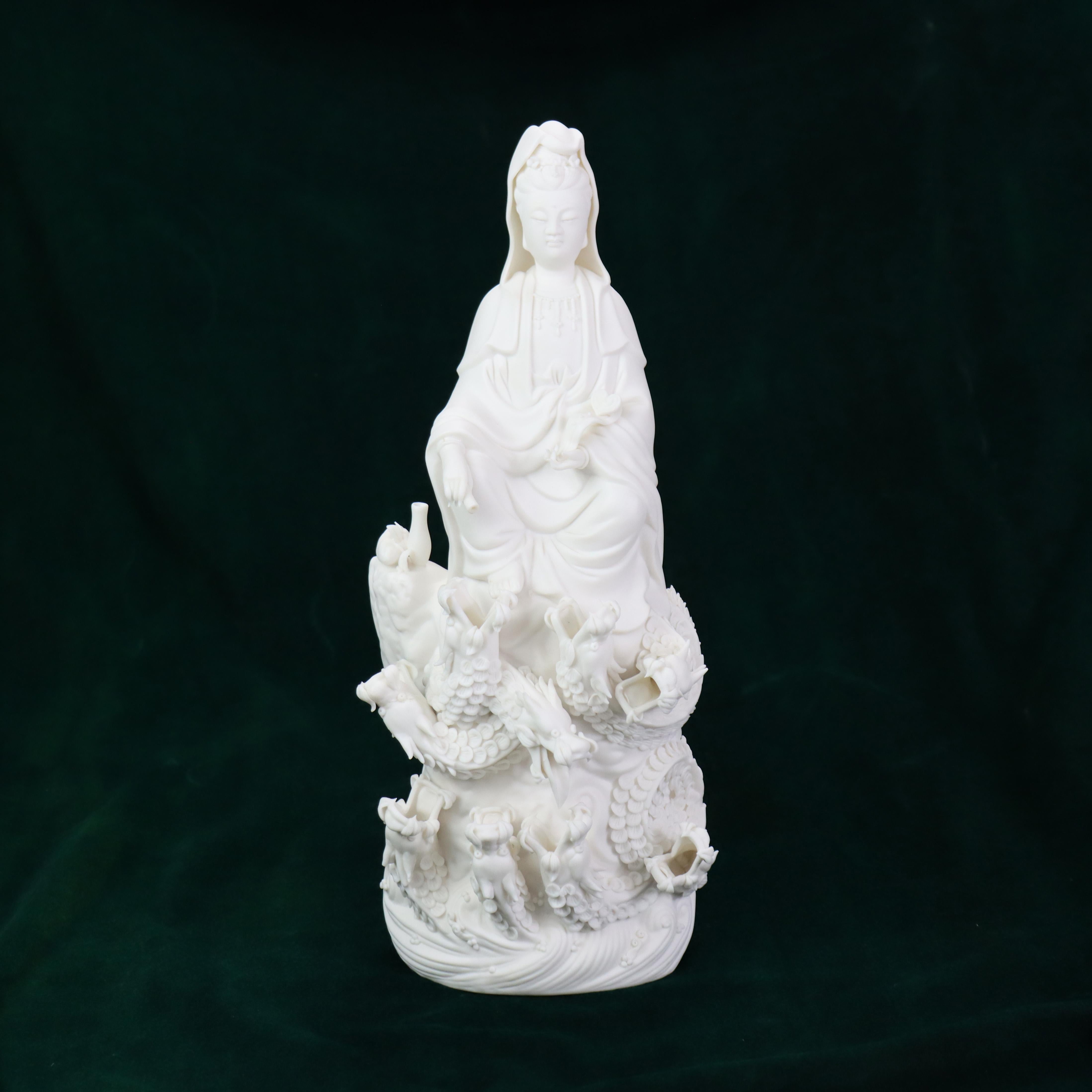 Parian Biskuitporzellan Kwan Yin Figur mit Drachen 20.Jh. im Angebot 4
