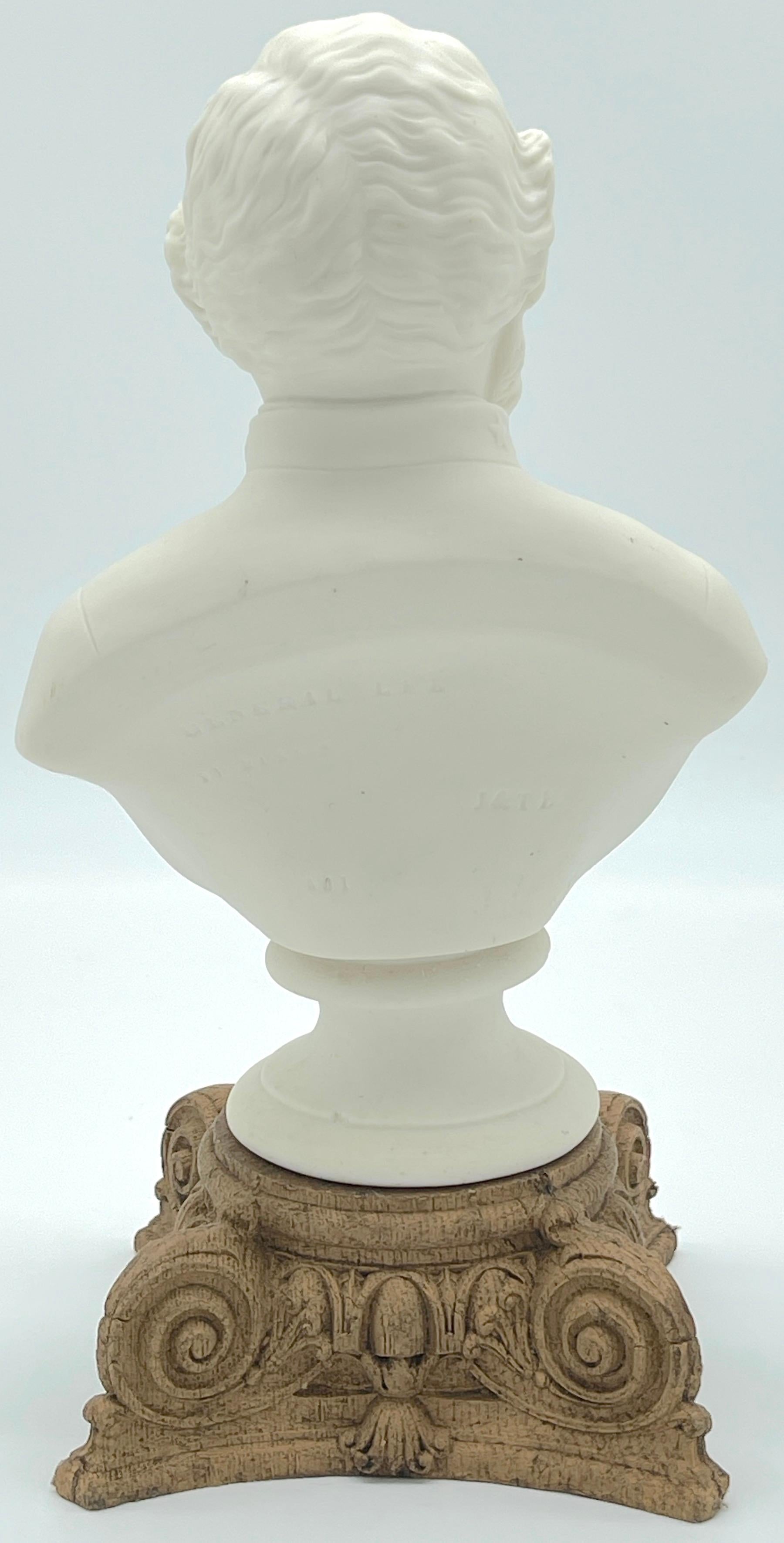 Parian Bust of Confederate General Robert E. Lee on Carved Neoclassical Base In Good Condition In West Palm Beach, FL