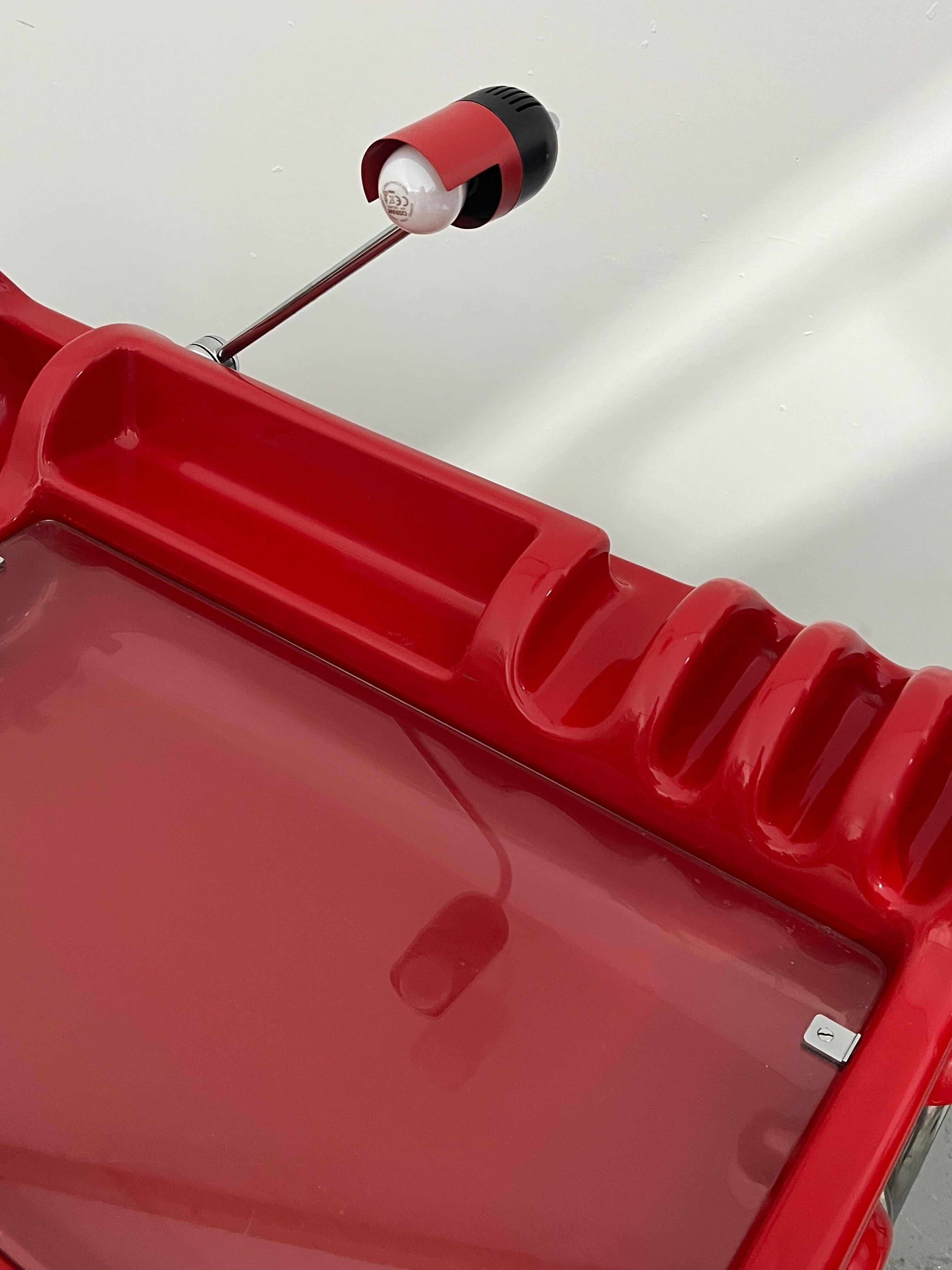 Parigi und Prina für Molteni Orix Schreibtisch mit integrierter Lampe , rot ca.1970er (Stahl) im Angebot